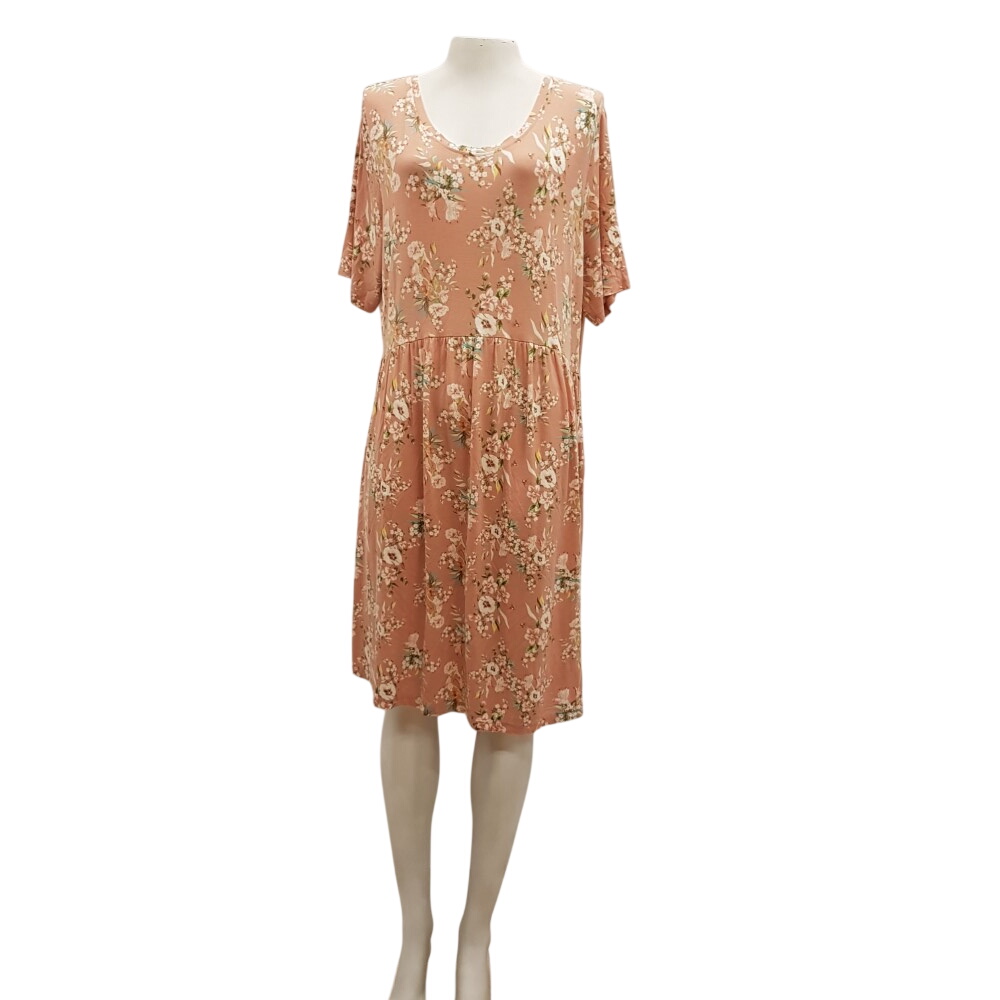 Acheter Robe rose à fleurs - RAINBOW - Taille 44/46 Bon état - 11,00 € Robe rose à fleurs - RAINBOW - Taille 44/46 Bon état reconditionné disponible sur Label Emmaüs