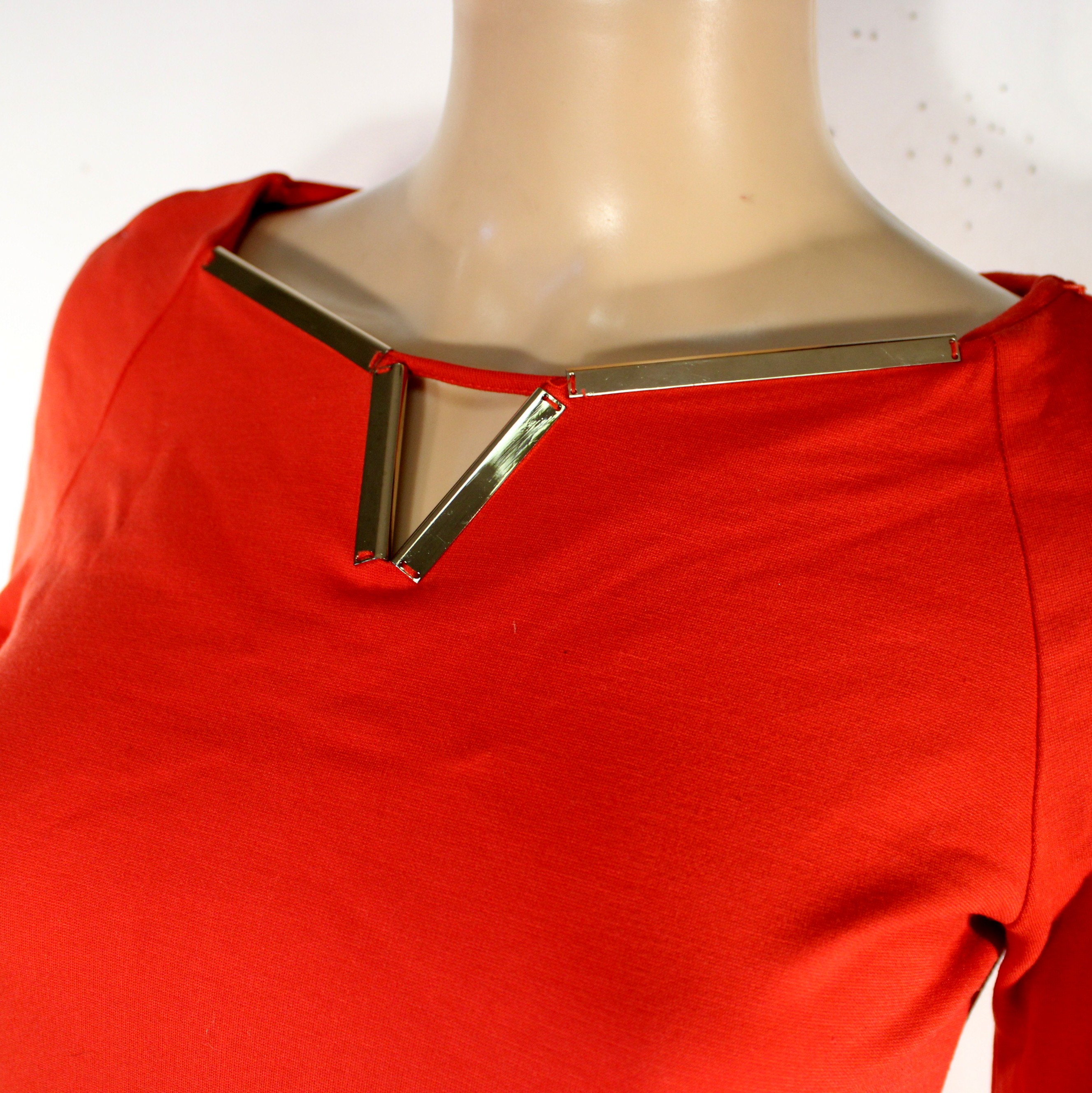 Voir photo 2 de Robe Rouge SINEQUANONE Taille 1 Robe Rouge SINEQUANONE Taille 1 Très bon état reconditionné photo 2