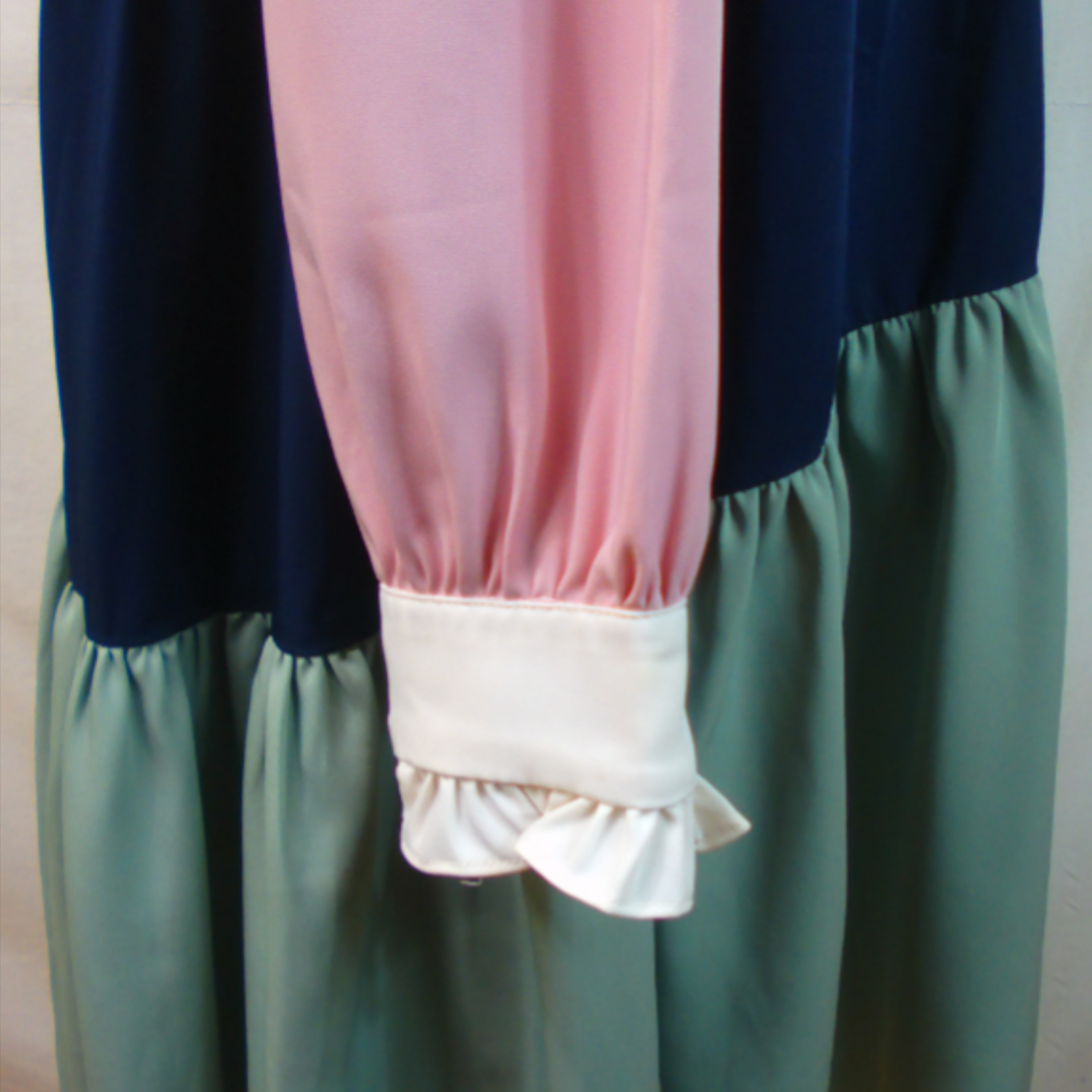 Voir photo 8 de Robe SISTER JANE, rose, bleu marine et vert, taille S Robe SISTER JANE, rose, bleu marine et vert, taille S Très bon état reconditionné photo 8