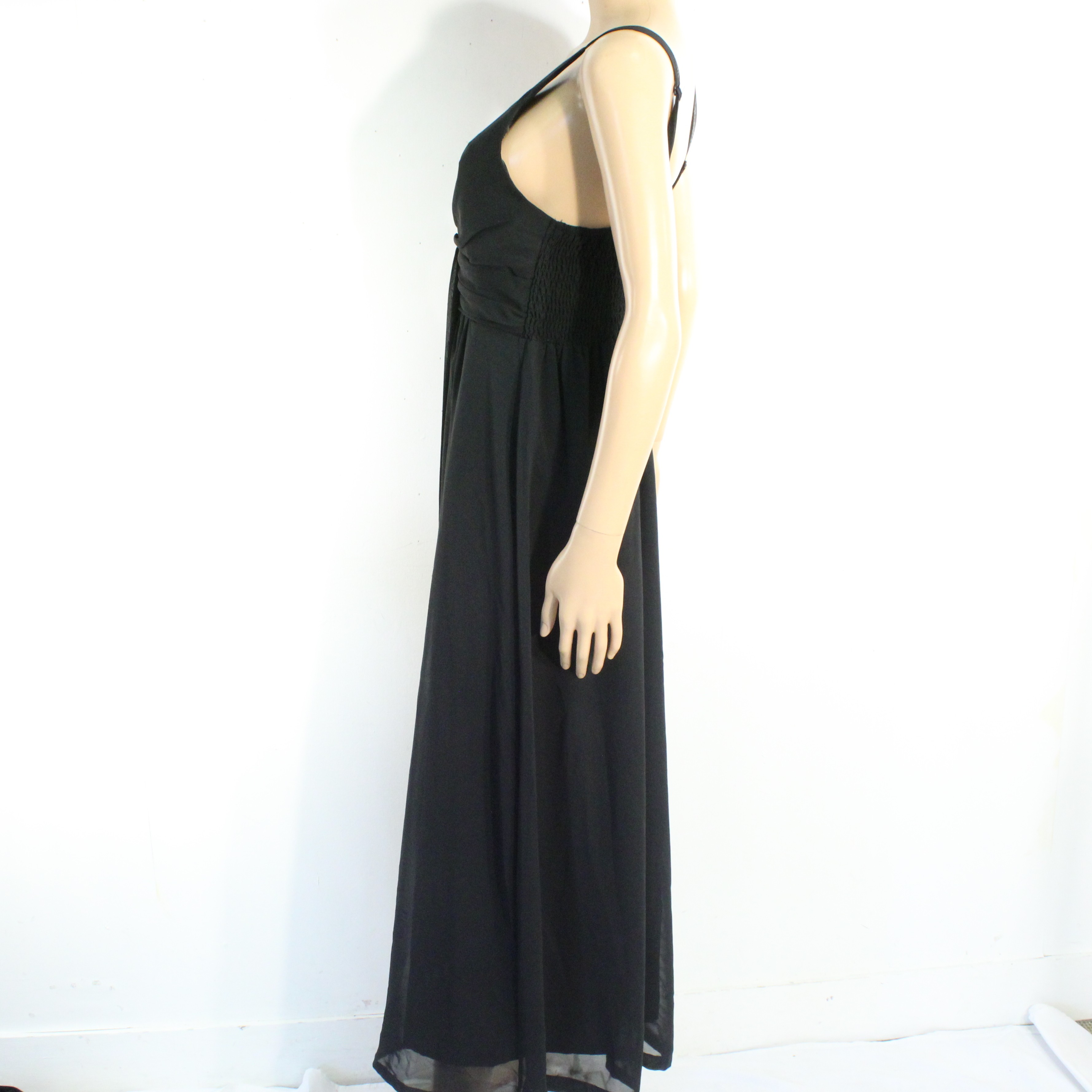 Voir photo 5 de Robe Soirée Longue Noire ALC DIAMONO WOMAN Taille Estimée S /M Robe Soirée Longue Noire ALC DIAMONO WOMAN Taille Estimée S /M Très bon état reconditionné photo 5