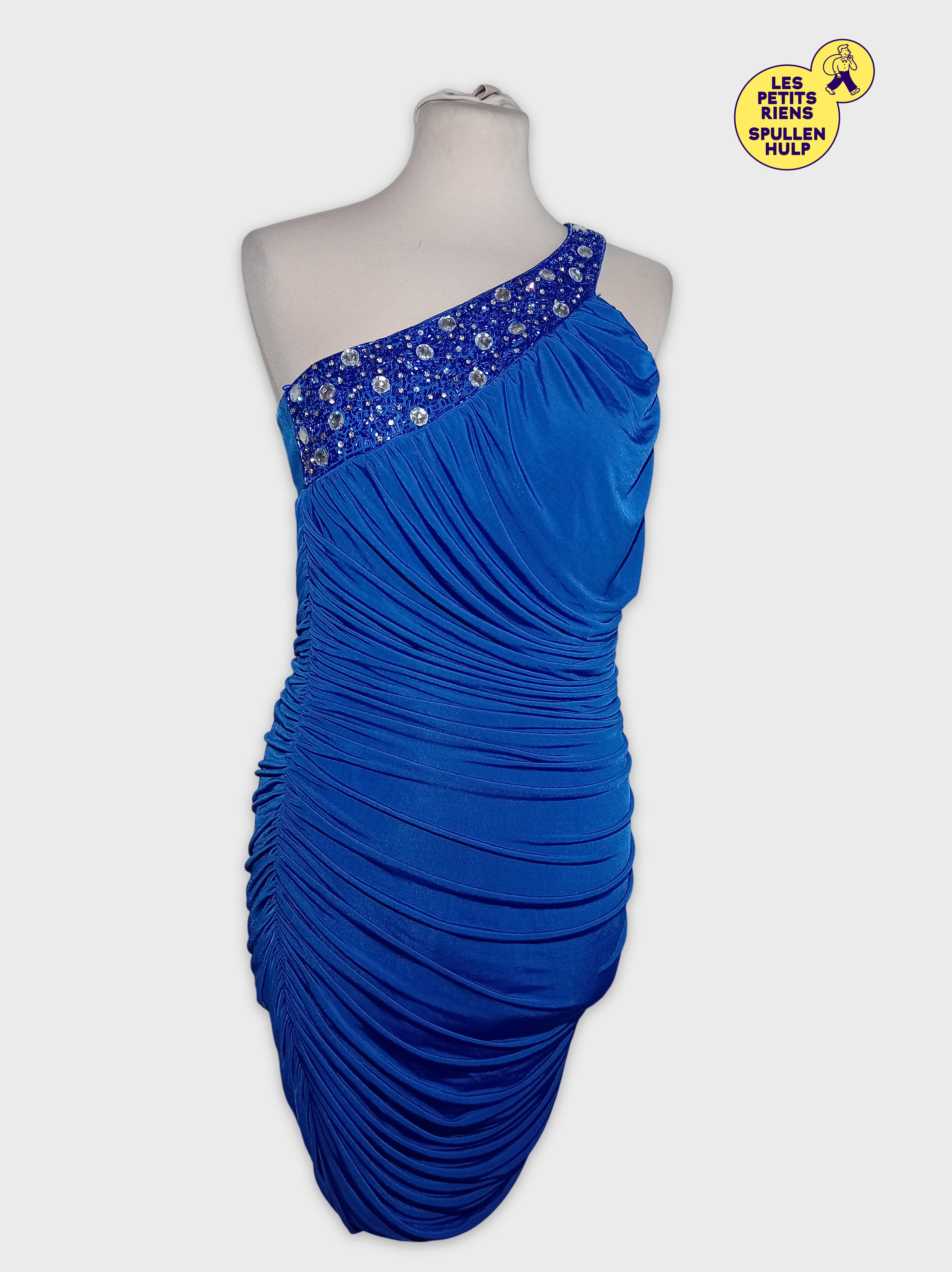Acheter Robe Soirée Moulante Bleue Asymétrique Strass 4 Now L/40/12 (T4305) Bon état - 10,00 € Robe Soirée Moulante Bleue Asymétrique Strass 4 Now L/40/12 (T4305) Bon état reconditionné disponible sur Label Emmaüs
