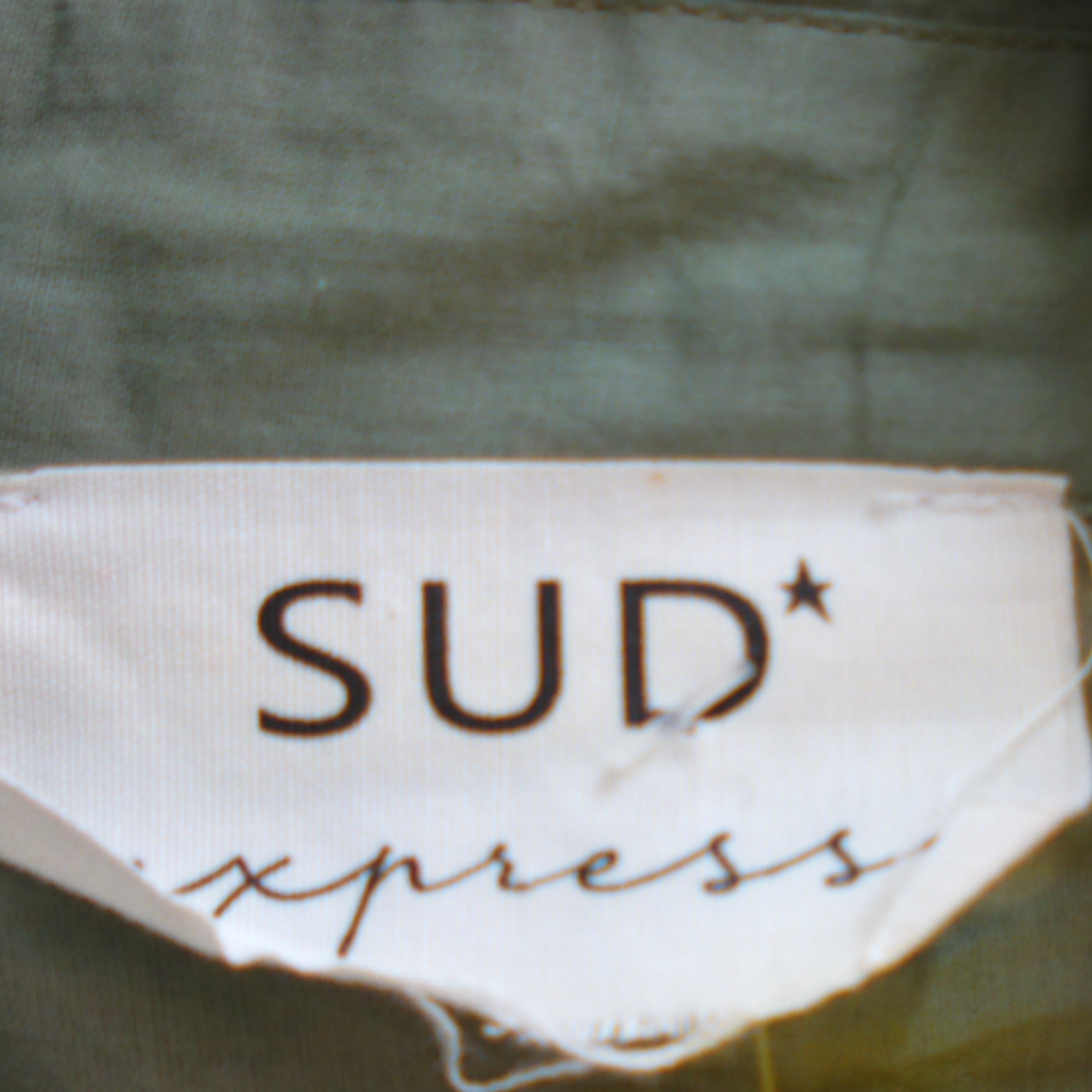 Voir photo 13 de Robe SUD EXPRESS, vert en dentelle, 100% coton, en très bon état, taille 38 - 40 estimée Robe SUD EXPRESS, vert en dentelle, 100% coton, en très bon état, taille 38 - 40 estimée reconditionné photo 13