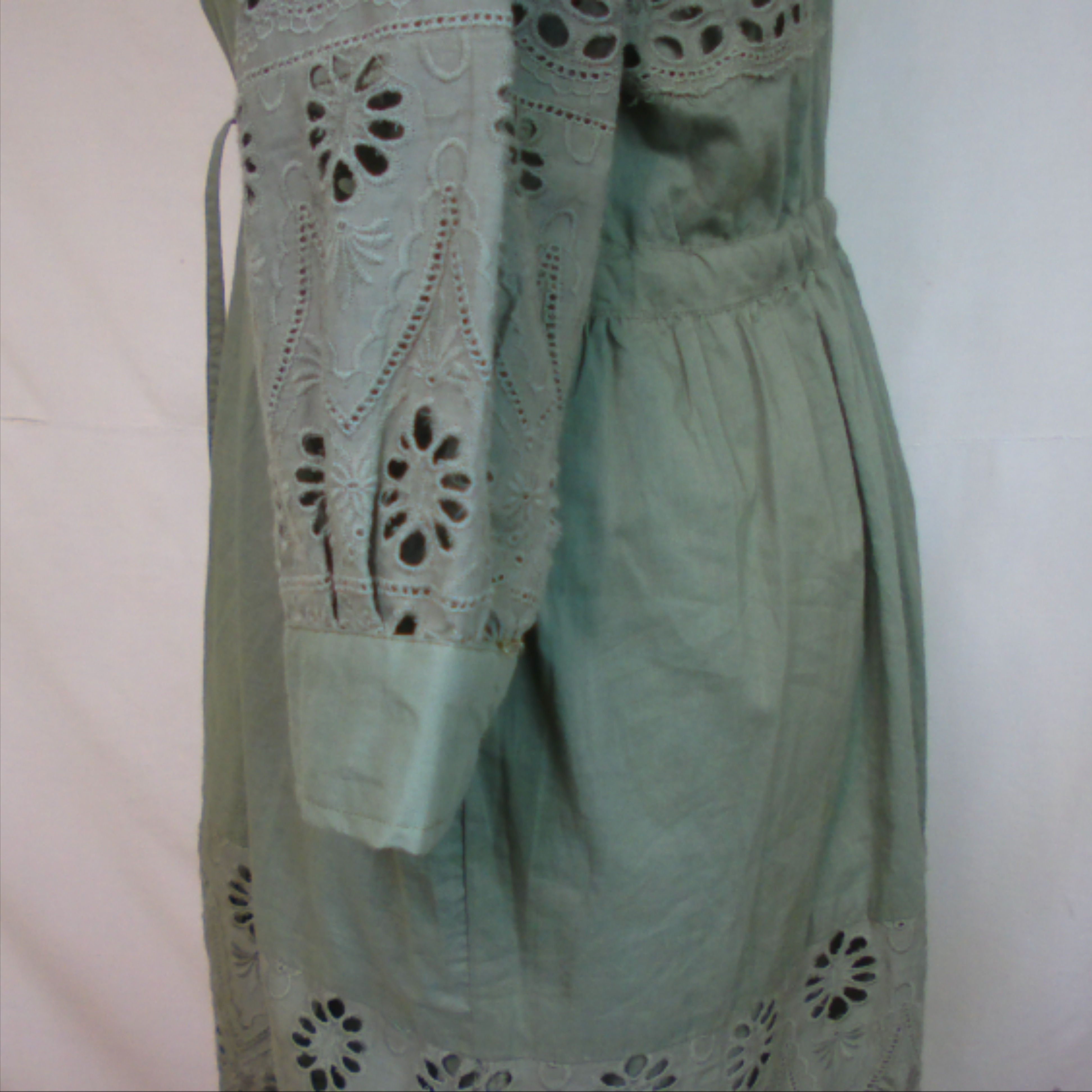 Voir photo 8 de Robe SUD EXPRESS, vert en dentelle, 100% coton, en très bon état, taille 38 - 40 estimée Robe SUD EXPRESS, vert en dentelle, 100% coton, en très bon état, taille 38 - 40 estimée reconditionné photo 8