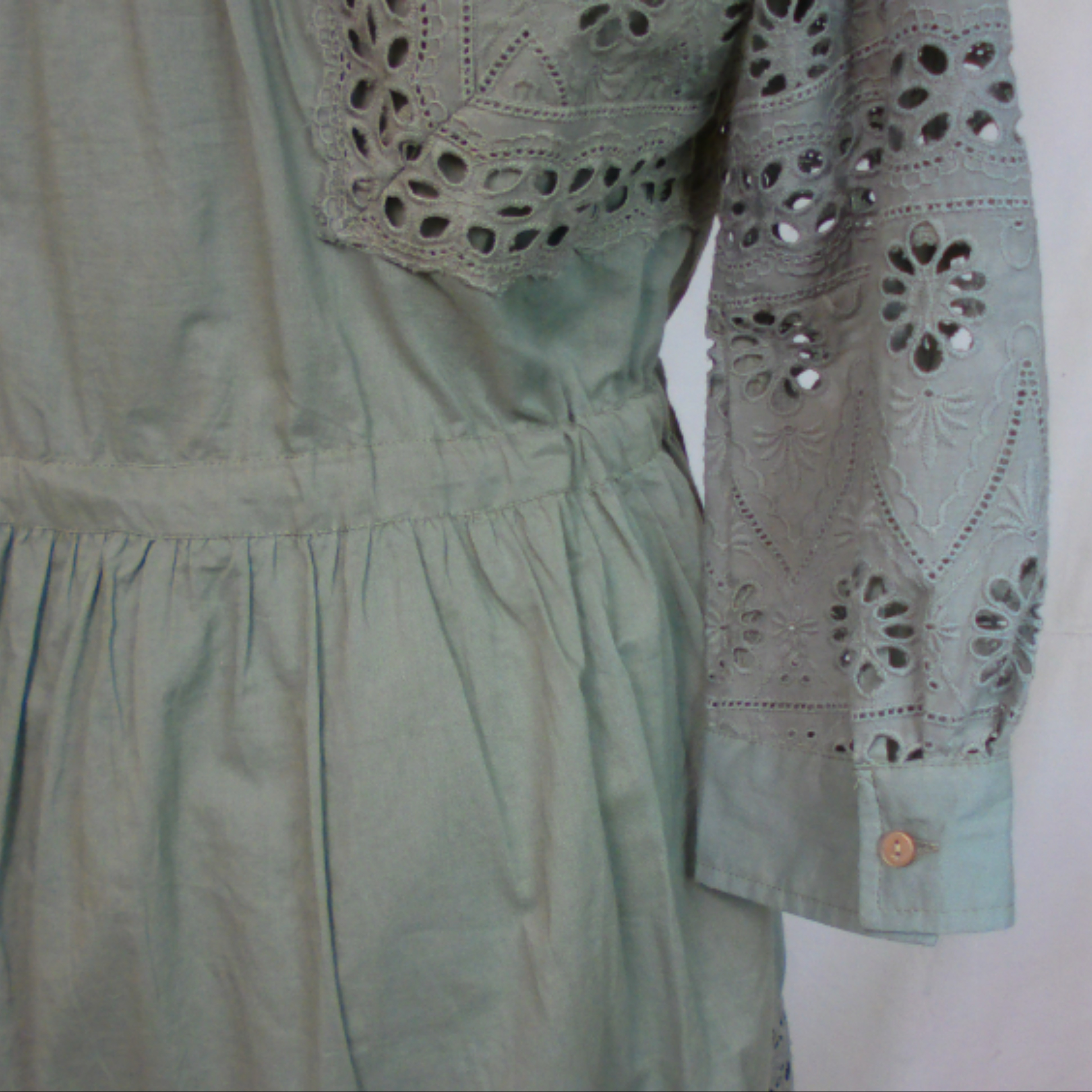 Voir photo 9 de Robe SUD EXPRESS, vert en dentelle, 100% coton, en très bon état, taille 38 - 40 estimée Robe SUD EXPRESS, vert en dentelle, 100% coton, en très bon état, taille 38 - 40 estimée reconditionné photo 9