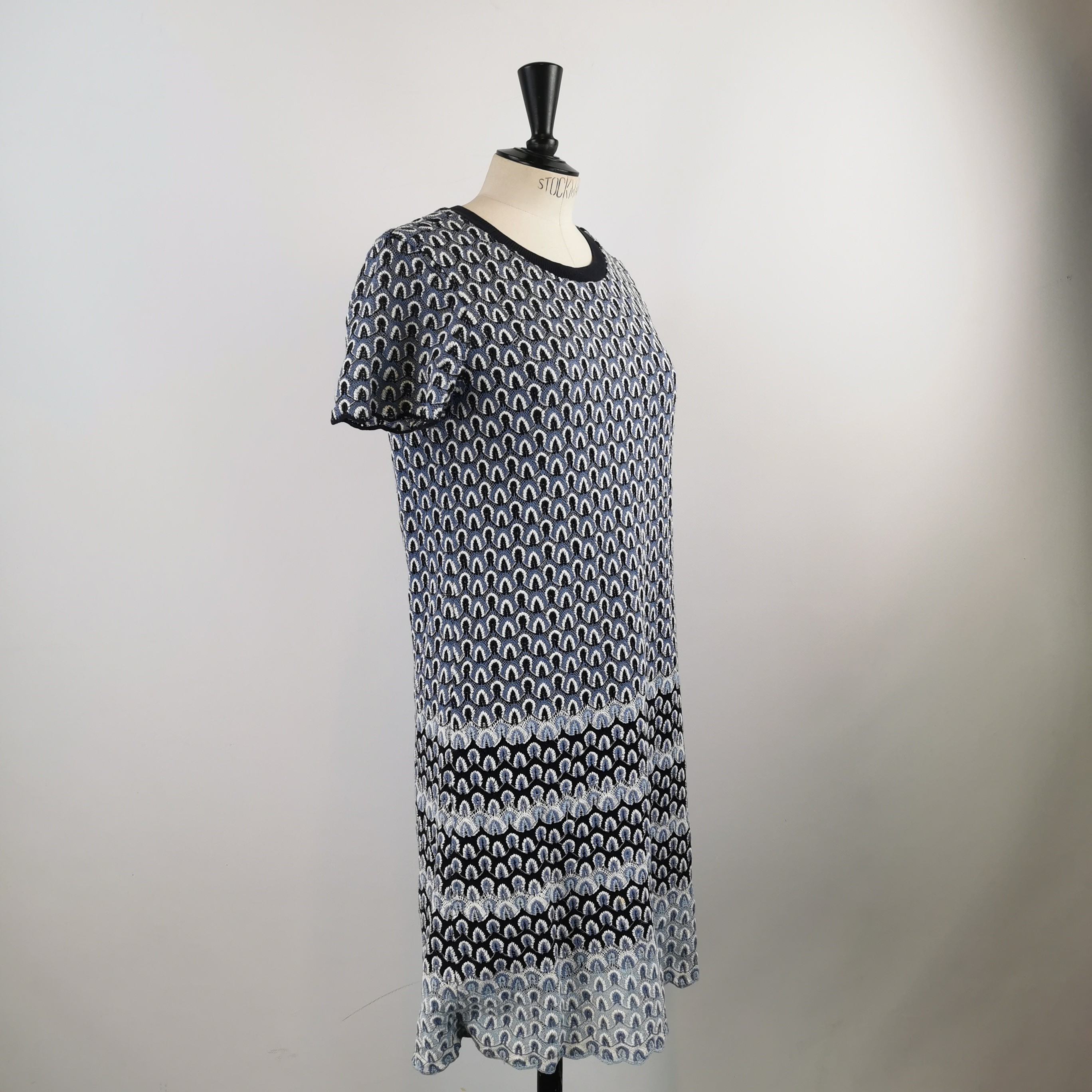 Voir photo 3 de Robe TORY BURCH S/M (estimée ) Robe TORY BURCH S/M (estimée ) Très bon état reconditionné photo 3