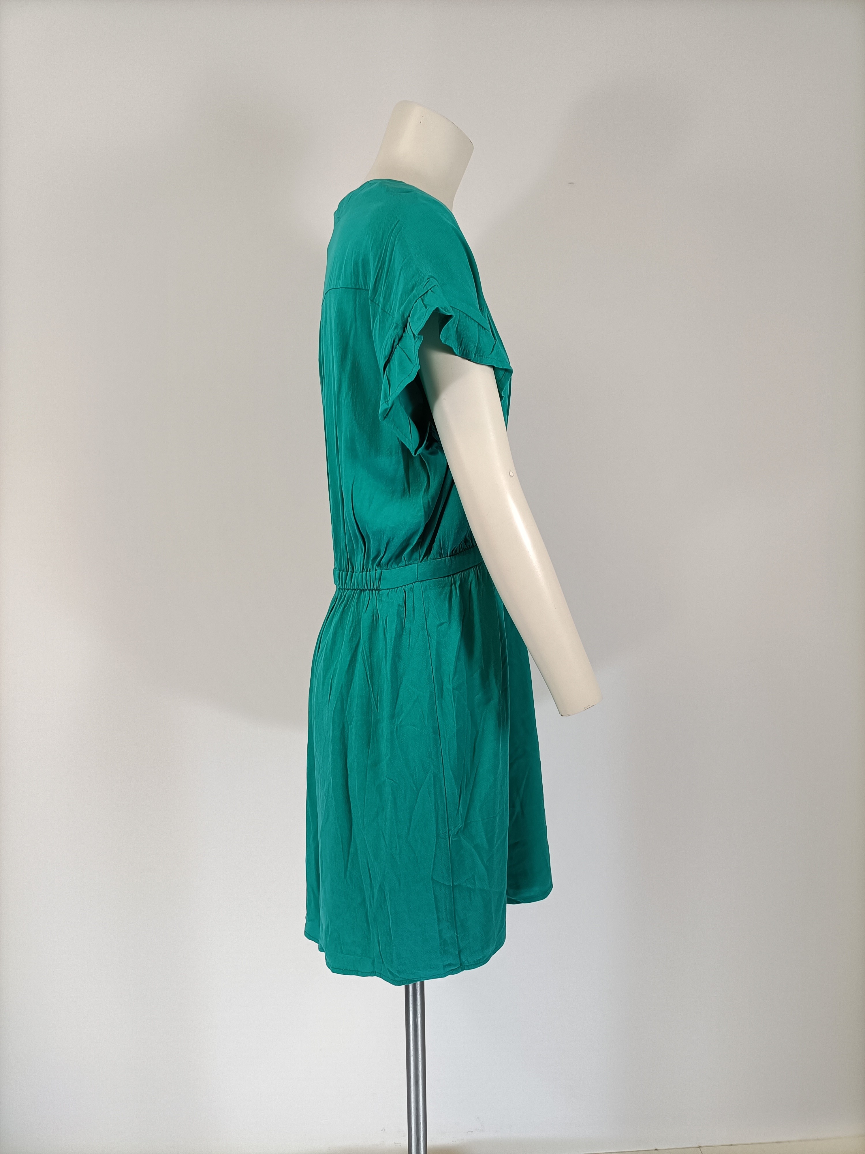 Voir photo 3 de Robe verte fluide col V manches volantées taille L Robe verte fluide col V manches volantées taille L Parfait état reconditionné photo 3