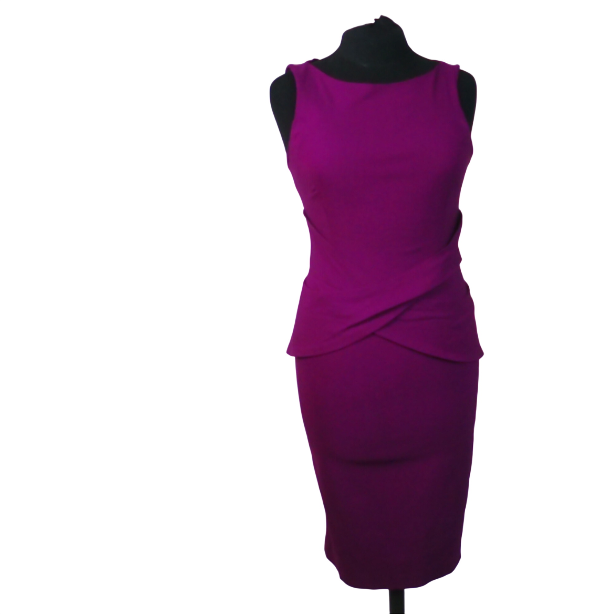 Robe VESPER, violette, taille 36 estimée (taille 8) - 10,00 € Robe VESPER, violette, taille 36 estimée (taille 8) reconditionné disponible sur Label Emmaüs