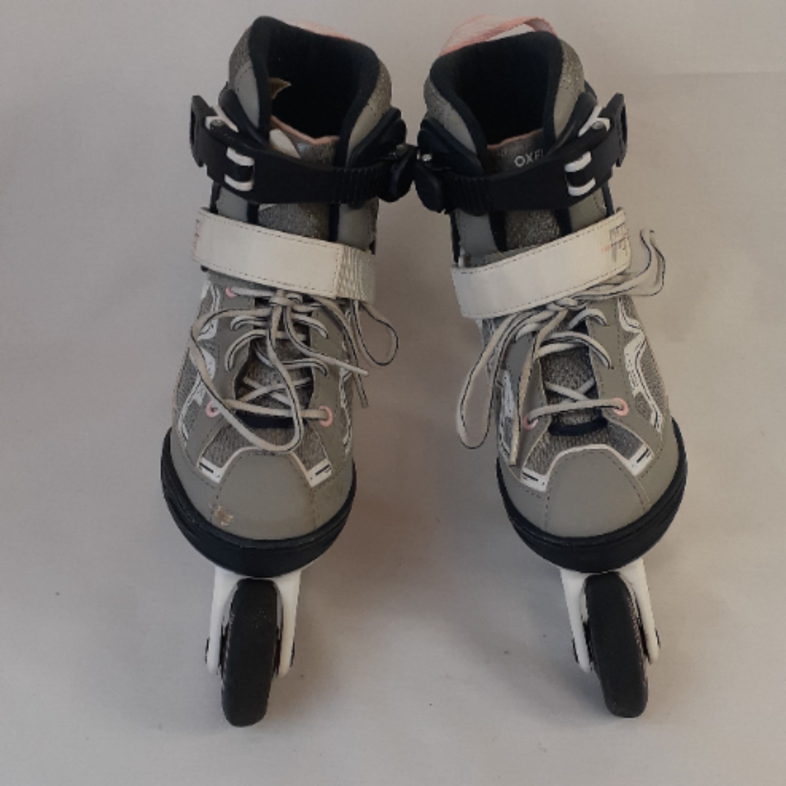 Voir photo 2 de Roller fitness gris/rose taille 32/35 - Decathlon OXELO Roller fitness gris/rose taille 32/35 - Decathlon OXELO Bon état reconditionné photo 2