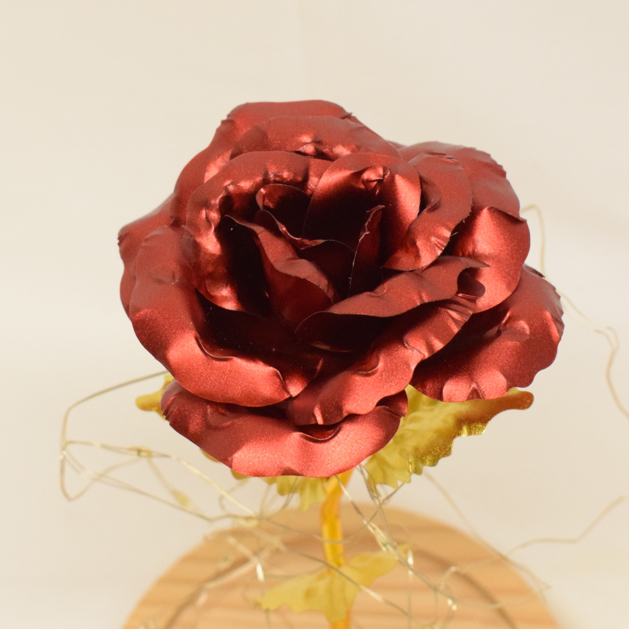 Voir photo 3 de Rose éternelle en métal éclairage Led sous cloche en verre Rose éternelle en métal éclairage Led sous cloche en verre Bon état reconditionné photo 3