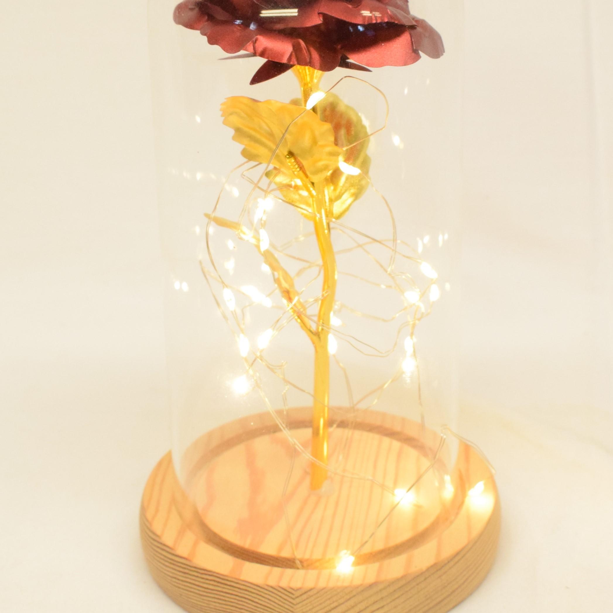 Voir photo 5 de Rose éternelle en métal éclairage Led sous cloche en verre Rose éternelle en métal éclairage Led sous cloche en verre Bon état reconditionné photo 5