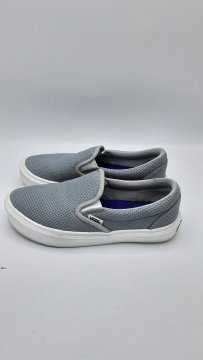 Running grise de seconde main État correct - 15,00 € Running grise de seconde main État correct Vans reconditionné disponible sur Claquettes Market