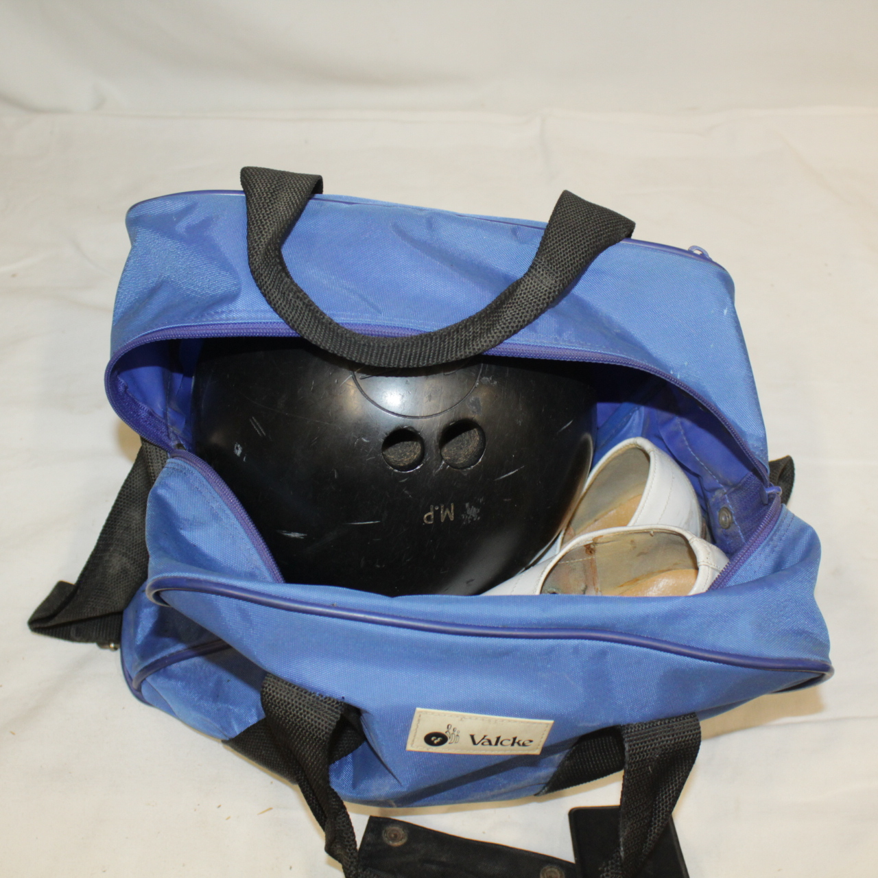 Voir photo 2 de Sac à bowling avec chaussure et boule - Valcke Sac à bowling avec chaussure et boule - Valcke État correct reconditionné photo 2