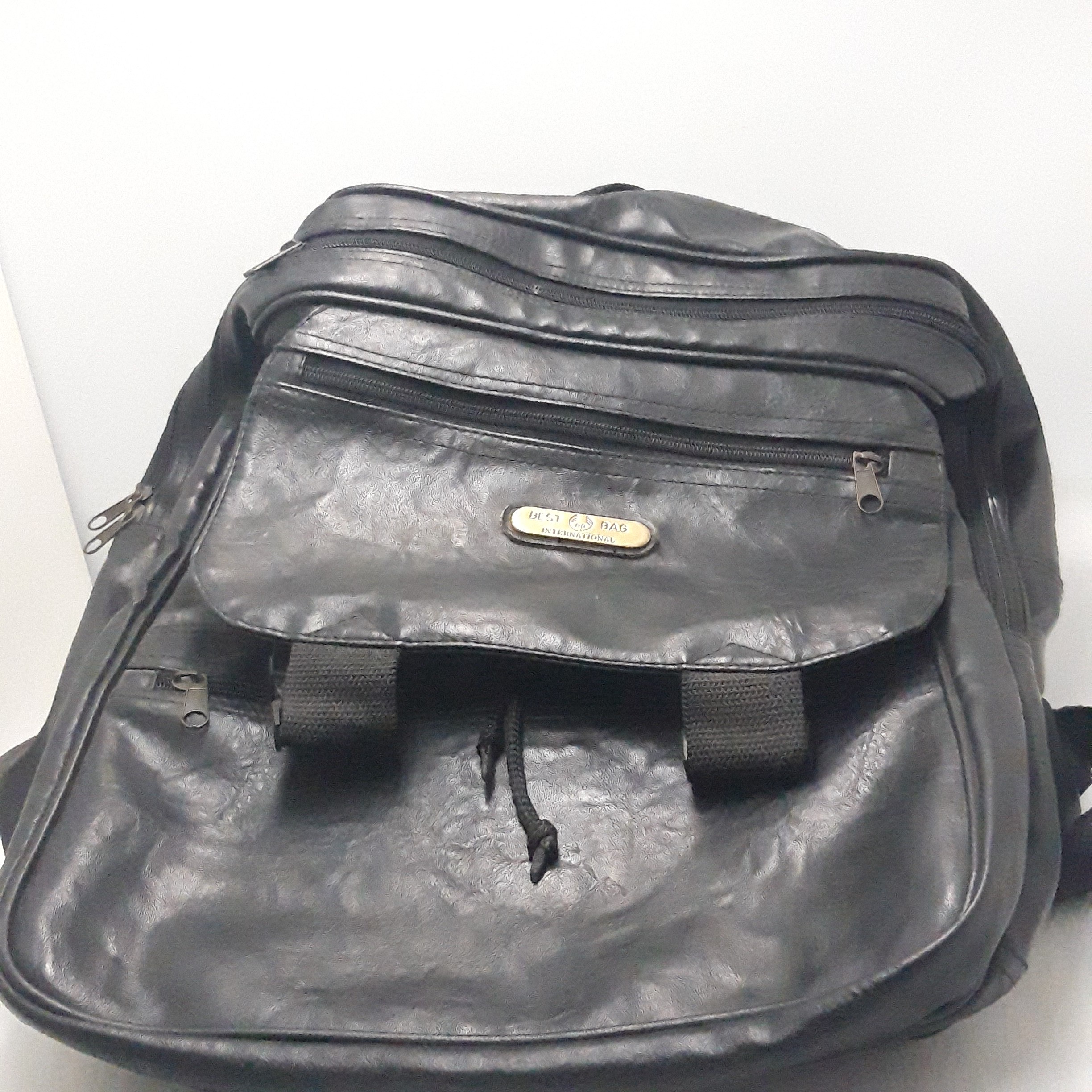 Voir photo 2 de Sac à dos Best B Bag International en cuir noir Sac à dos Best B Bag International en cuir noir Bon état reconditionné photo 2