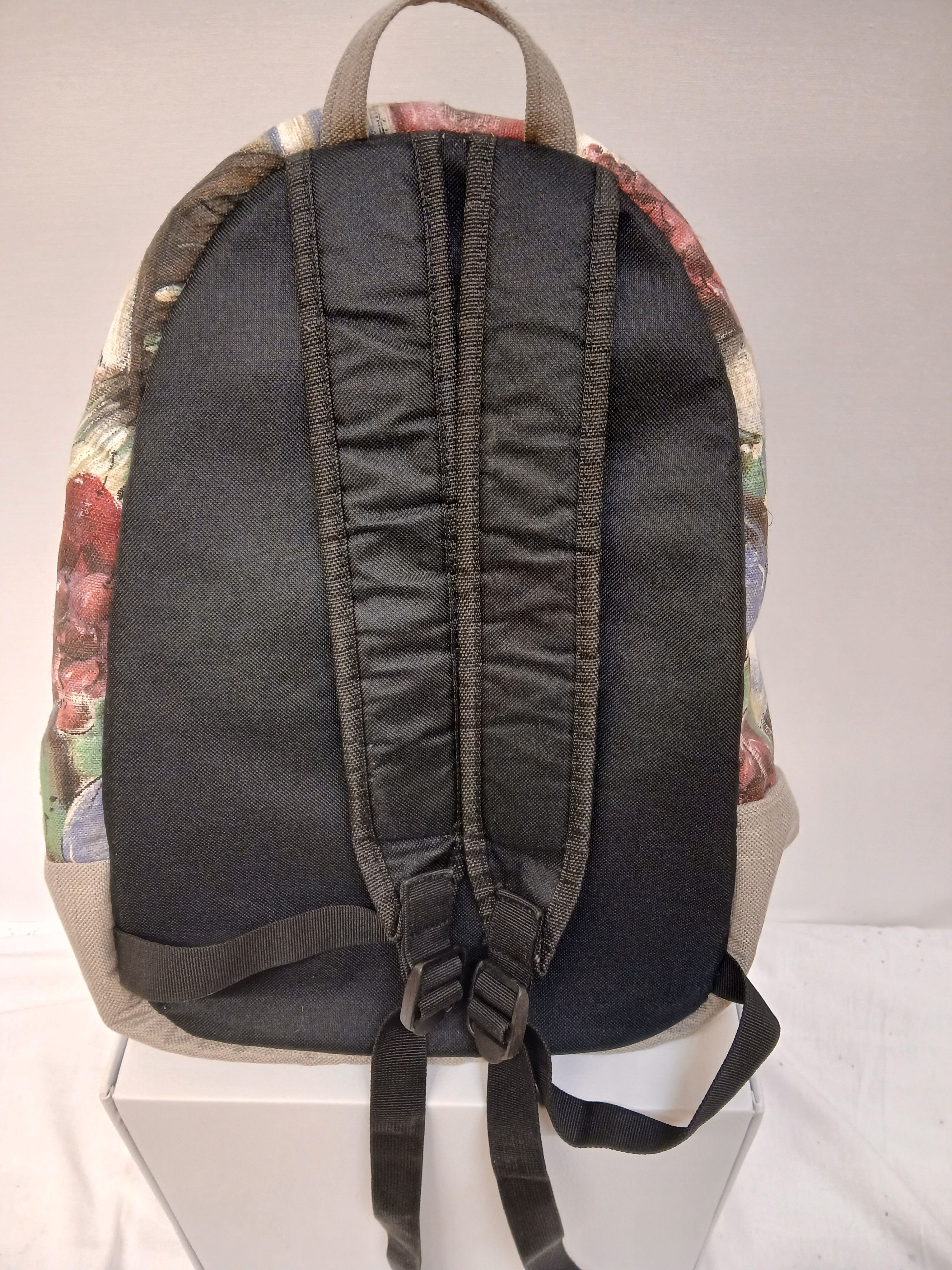 Voir photo 4 de Sac à dos en lin & Trousse - 100% matières recyclées - Etoffe meuse Sac à dos en lin & Trousse - 100% matières recyclées - Etoffe meuse Parfait état reconditionné photo 4