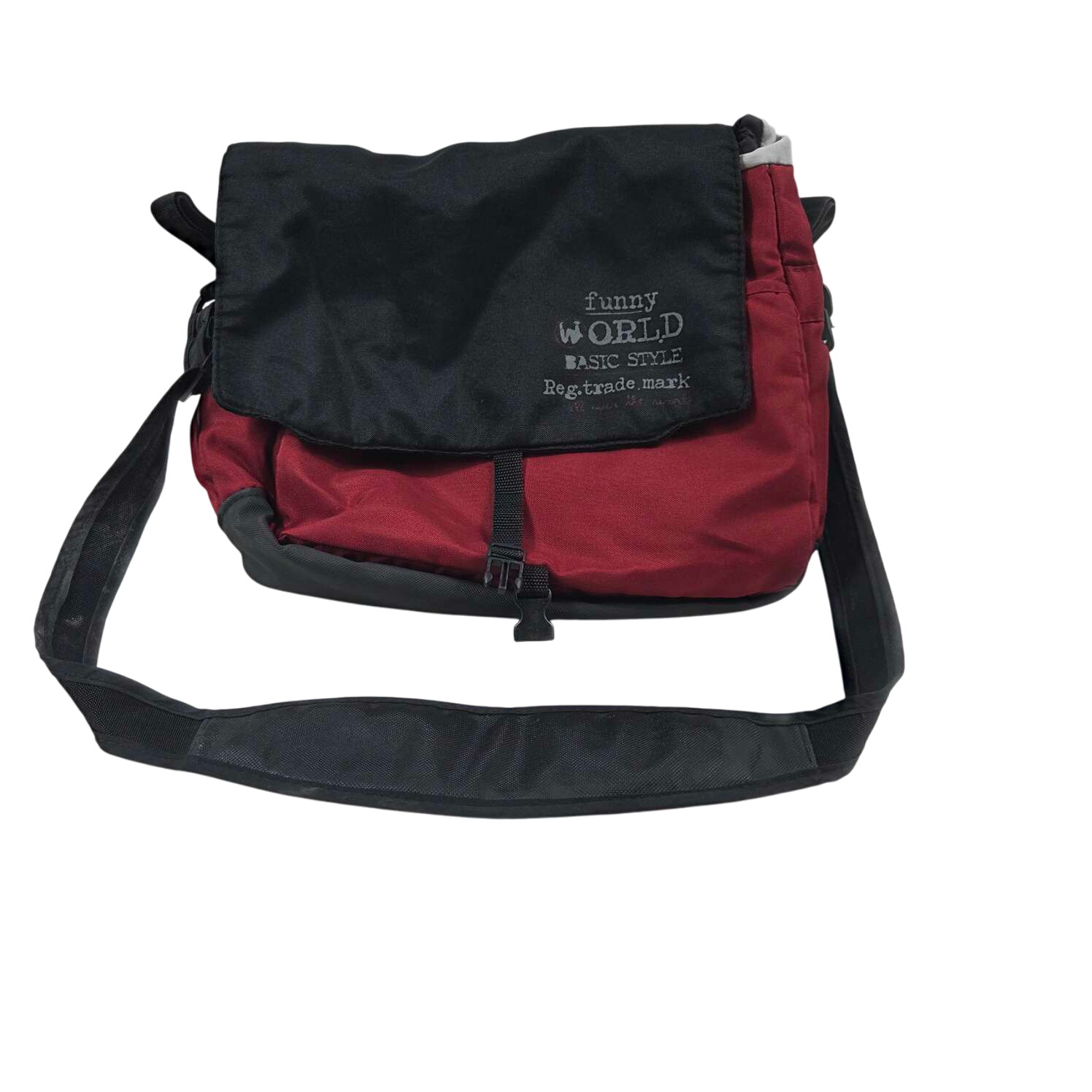 Acheter Sac à langer façon sac à bandouillére Très bon état - 19,00 € Sac à langer façon sac à bandouillére Très bon état reconditionné disponible sur Label Emmaüs