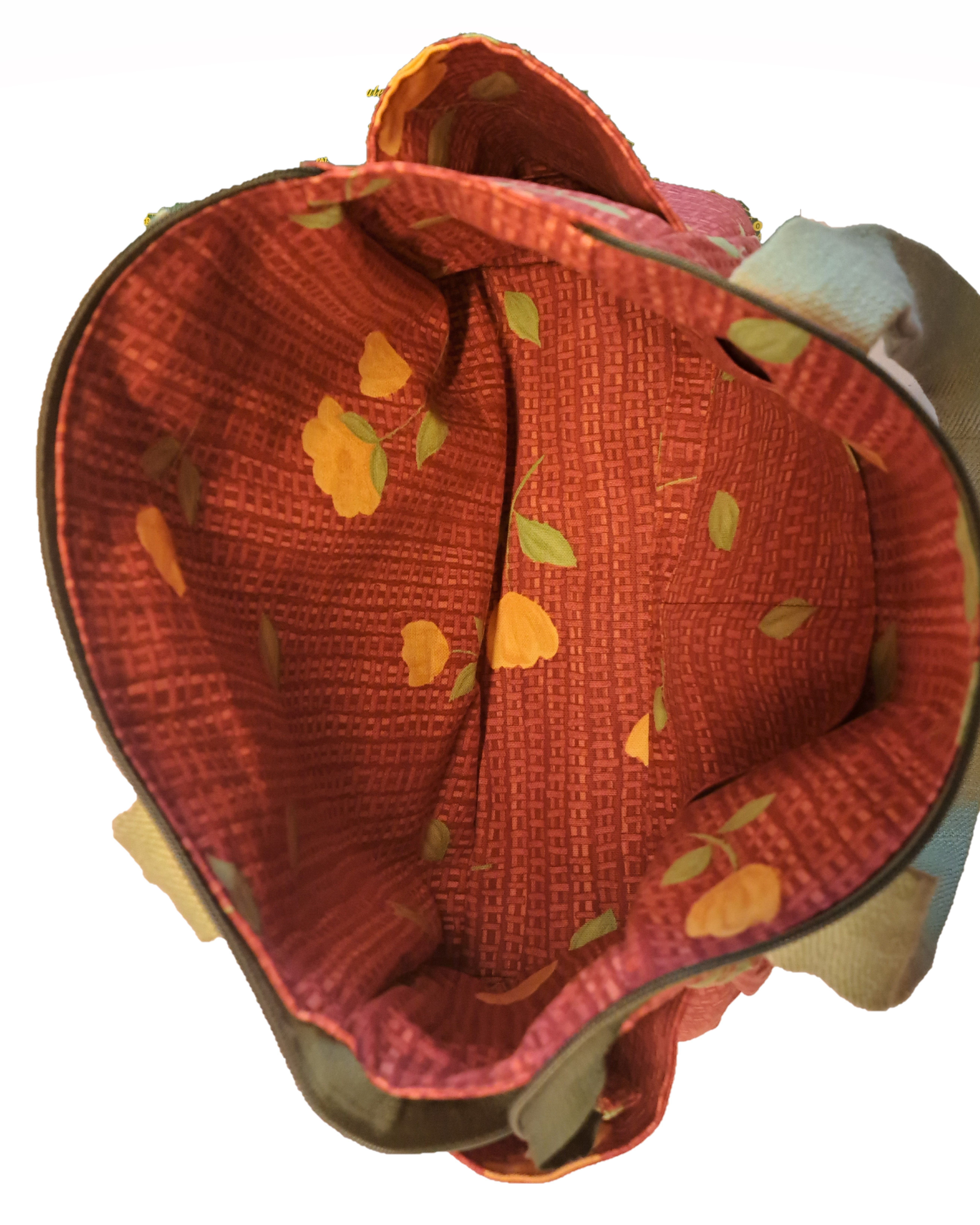 Voir photo 3 de Sac à main et chapeau - 100% matières recyclées - Etoffe Meuse Sac à main et chapeau - 100% matières recyclées - Etoffe Meuse Parfait état reconditionné photo 3
