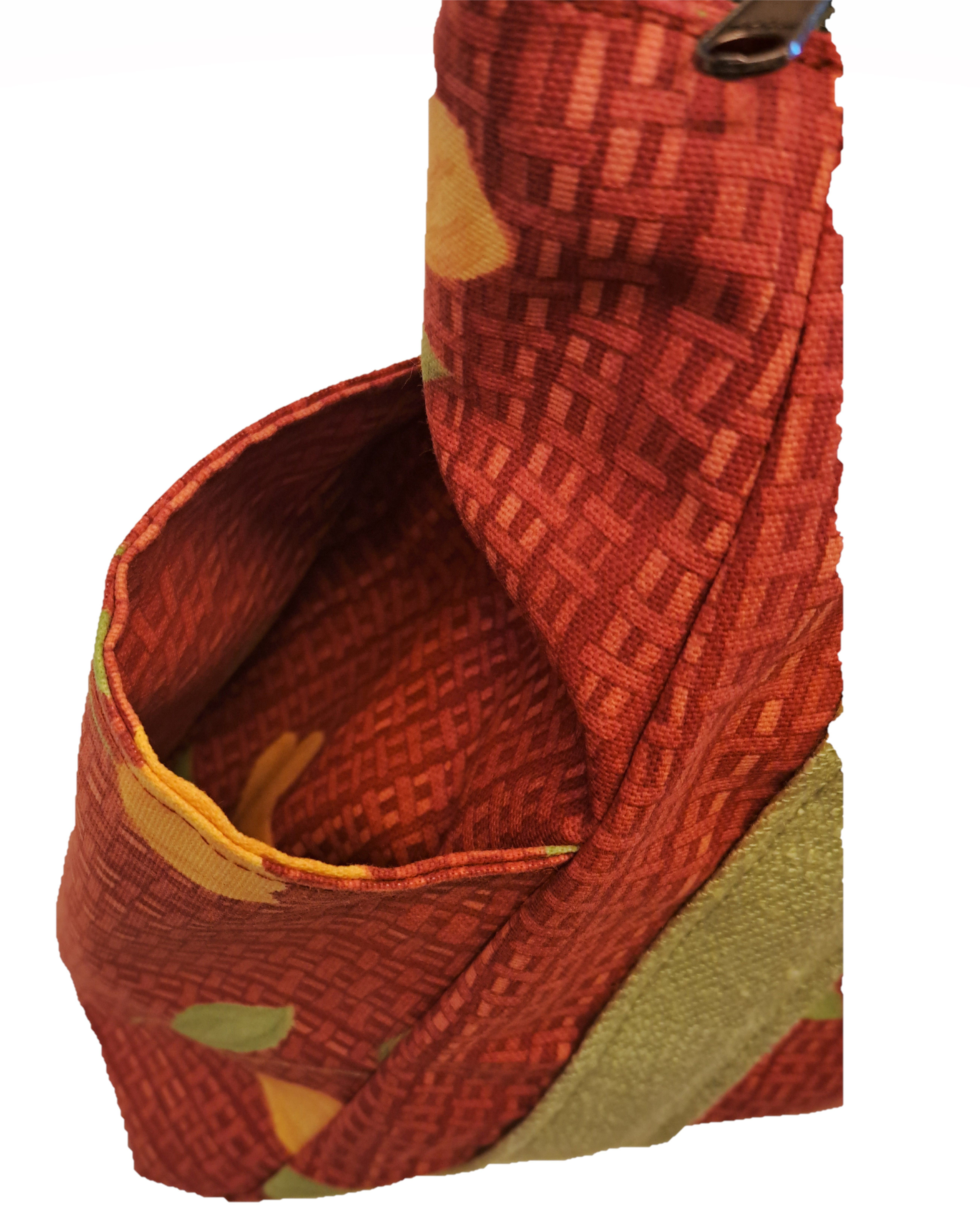 Voir photo 5 de Sac à main et chapeau - 100% matières recyclées - Etoffe Meuse Sac à main et chapeau - 100% matières recyclées - Etoffe Meuse Parfait état reconditionné photo 5