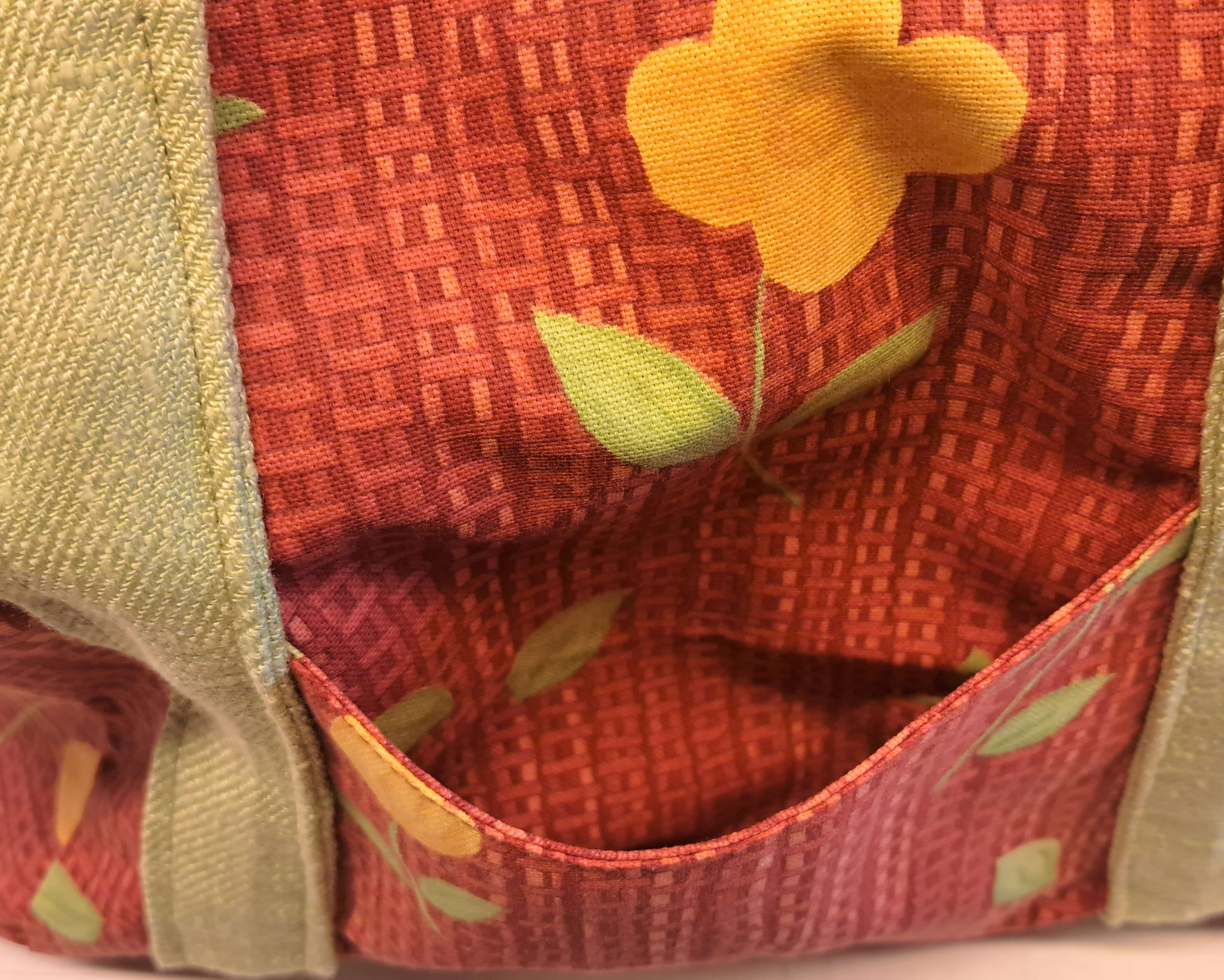 Voir photo 7 de Sac à main et chapeau - 100% matières recyclées - Etoffe Meuse Sac à main et chapeau - 100% matières recyclées - Etoffe Meuse Parfait état reconditionné photo 7
