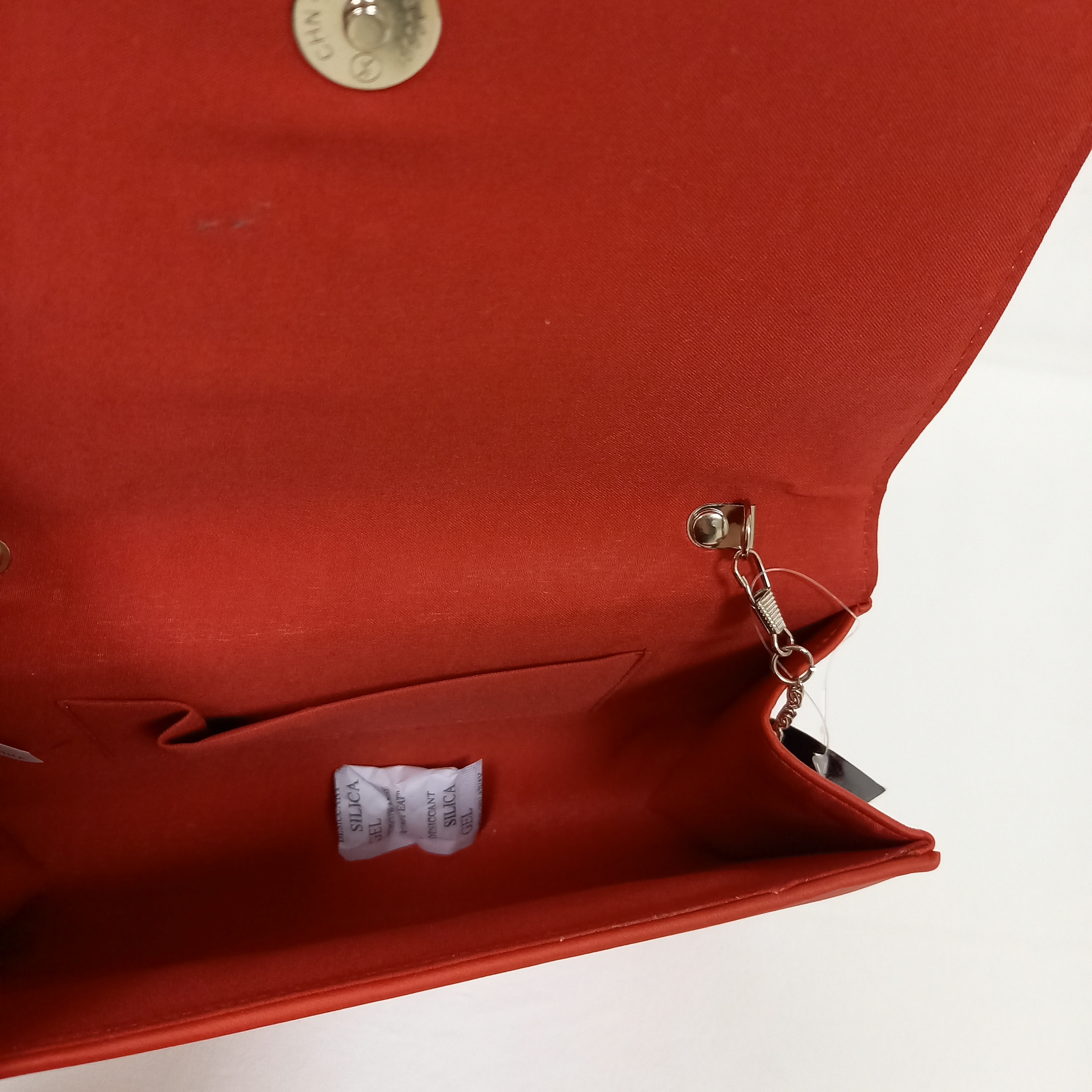 Voir photo 4 de Sac à main rouge en bandoulière de marque SOLANO Sac à main rouge en bandoulière de marque SOLANO Bon état reconditionné photo 4