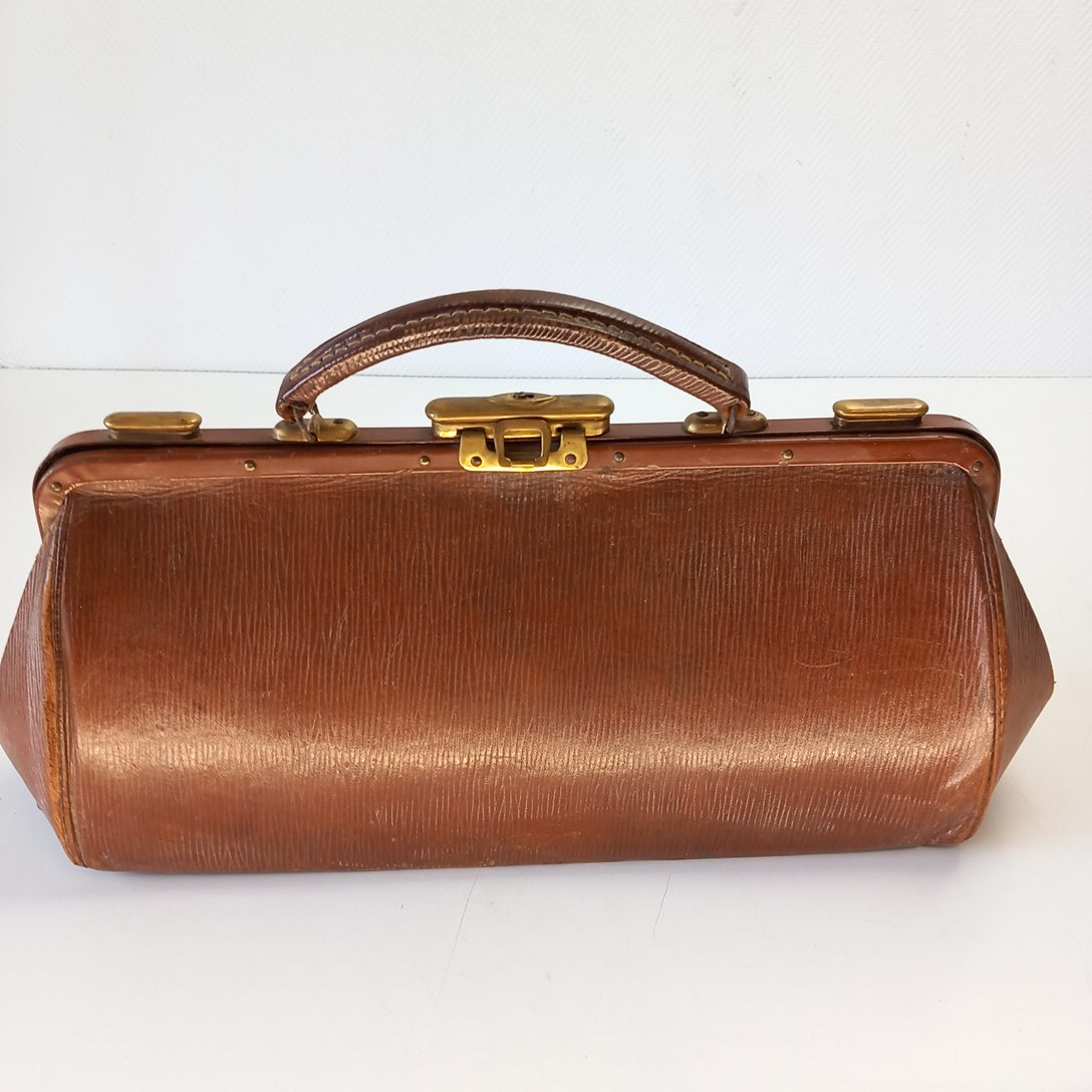 Voir photo 3 de Sac Ancien en Cuir Style Médecin Sac Ancien en Cuir Style Médecin État correct reconditionné photo 3