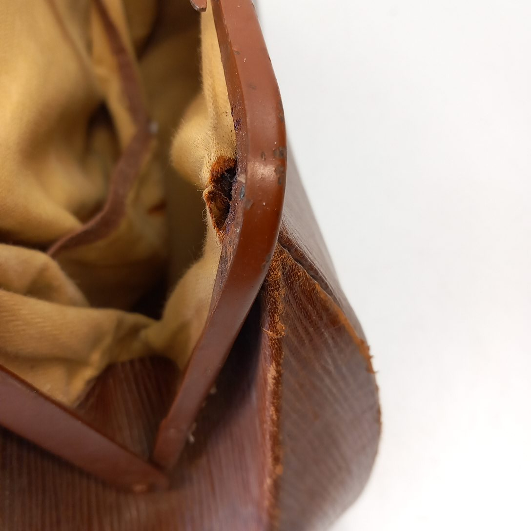 Voir photo 4 de Sac Ancien en Cuir Style Médecin Sac Ancien en Cuir Style Médecin État correct reconditionné photo 4