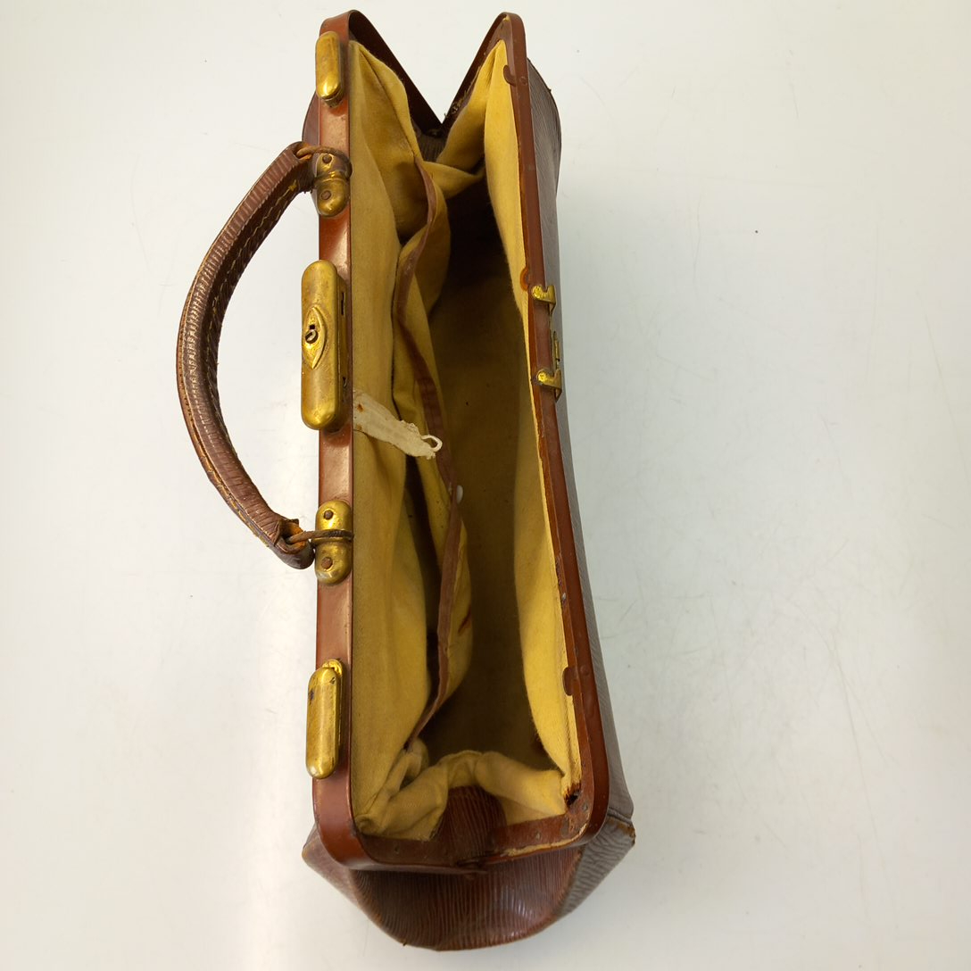 Voir photo 6 de Sac Ancien en Cuir Style Médecin Sac Ancien en Cuir Style Médecin État correct reconditionné photo 6