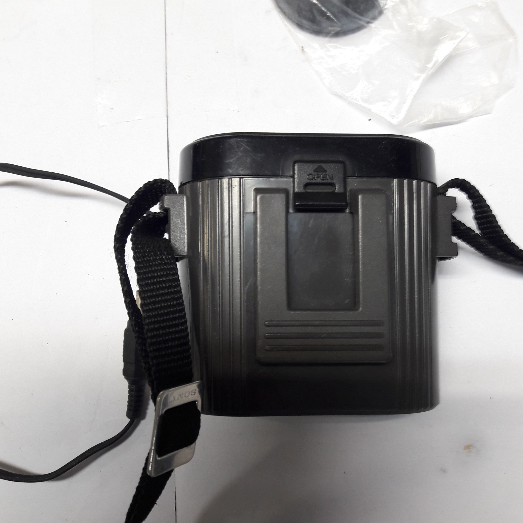 Voir photo 7 de SAC APPAREIL PHOTO SAMSONITE + obturateur fujica+ pare soleil + boite de rangement pour peliculle (sony ) SAC APPAREIL PHOTO SAMSONITE + obturateur fujica+ pare soleil + boite de rangement pour peliculle (sony ) état correct reconditionné photo 7