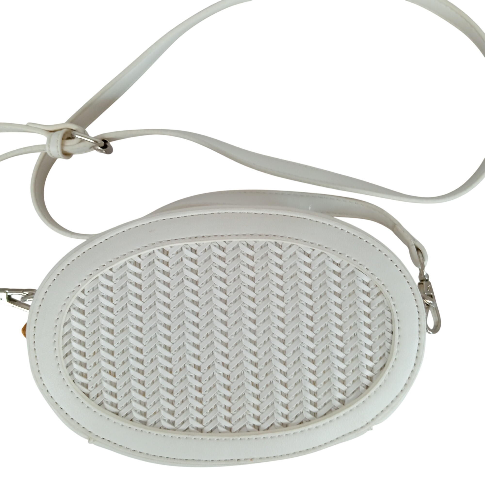 Acheter Sac bandoulière - femme - marque David Jones - lanière interchangeable et réglable - couleur blanc Très bon état - 11,00 € Sac bandoulière - femme - marque David Jones - lanière interchangeable et réglable - couleur blanc Très bon état reconditionné disponible sur Label Emmaüs