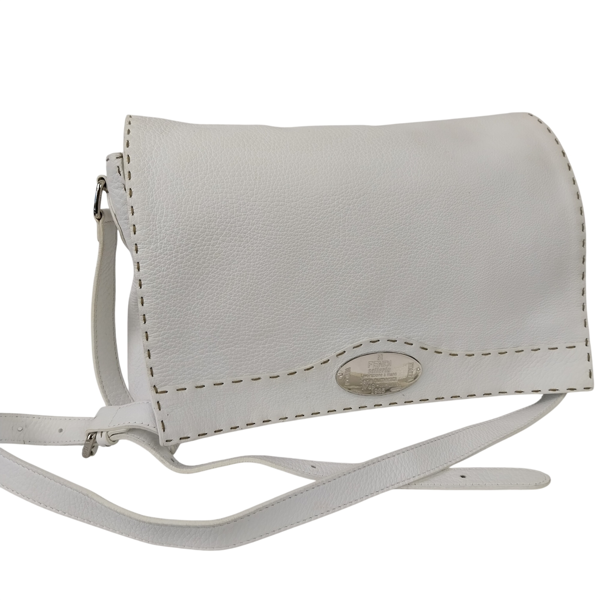 Sac bandouliere - FENDI Parfait état - 399,00 € Sac bandouliere - FENDI Parfait état reconditionné disponible sur Label Emmaüs