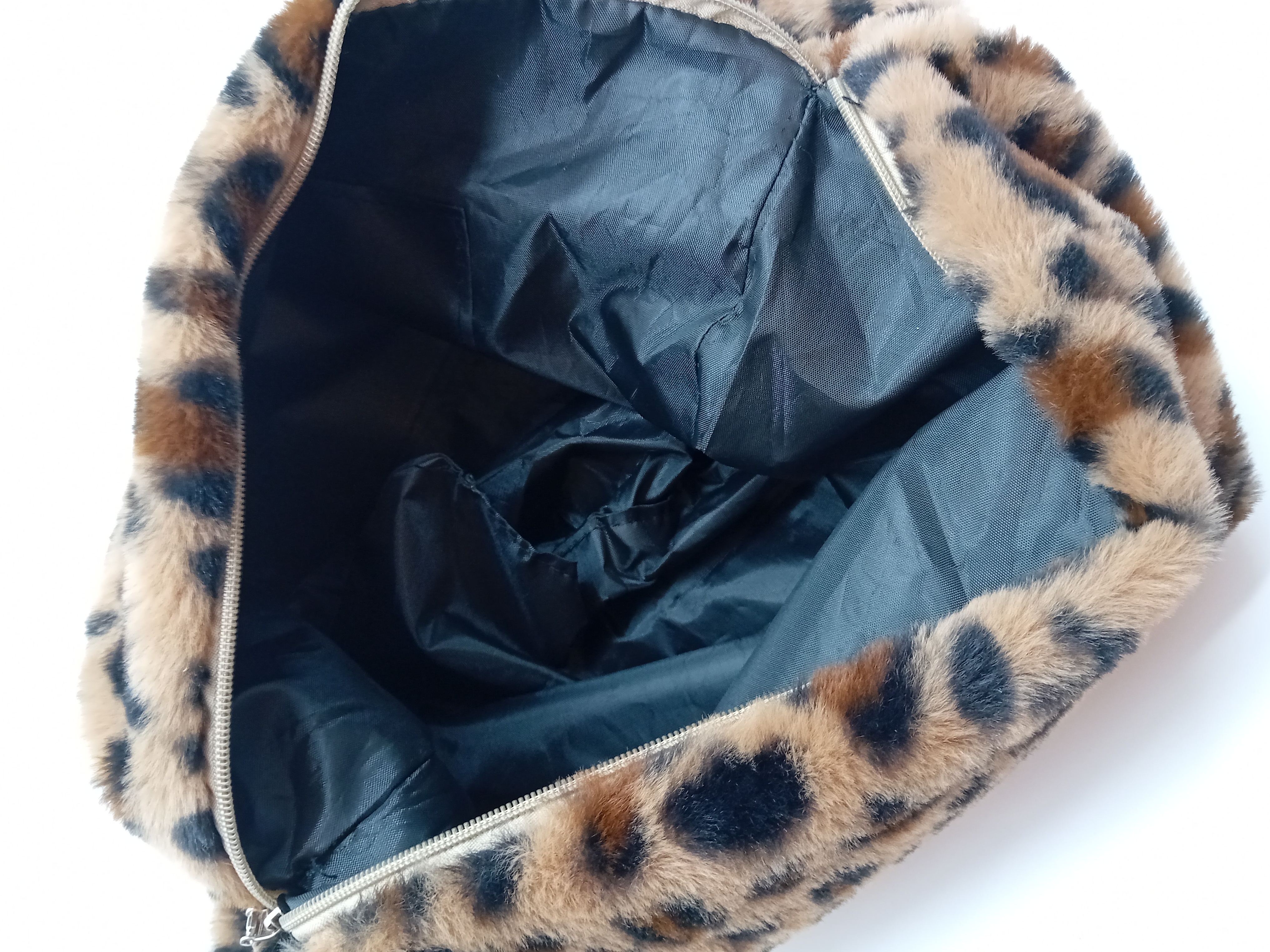 Voir photo 3 de Sac Bandoulière Imitation Fourrure Léopard Style Vintage (T4045) Sac Bandoulière Imitation Fourrure Léopard Style Vintage (T4045) Très bon état reconditionné photo 3