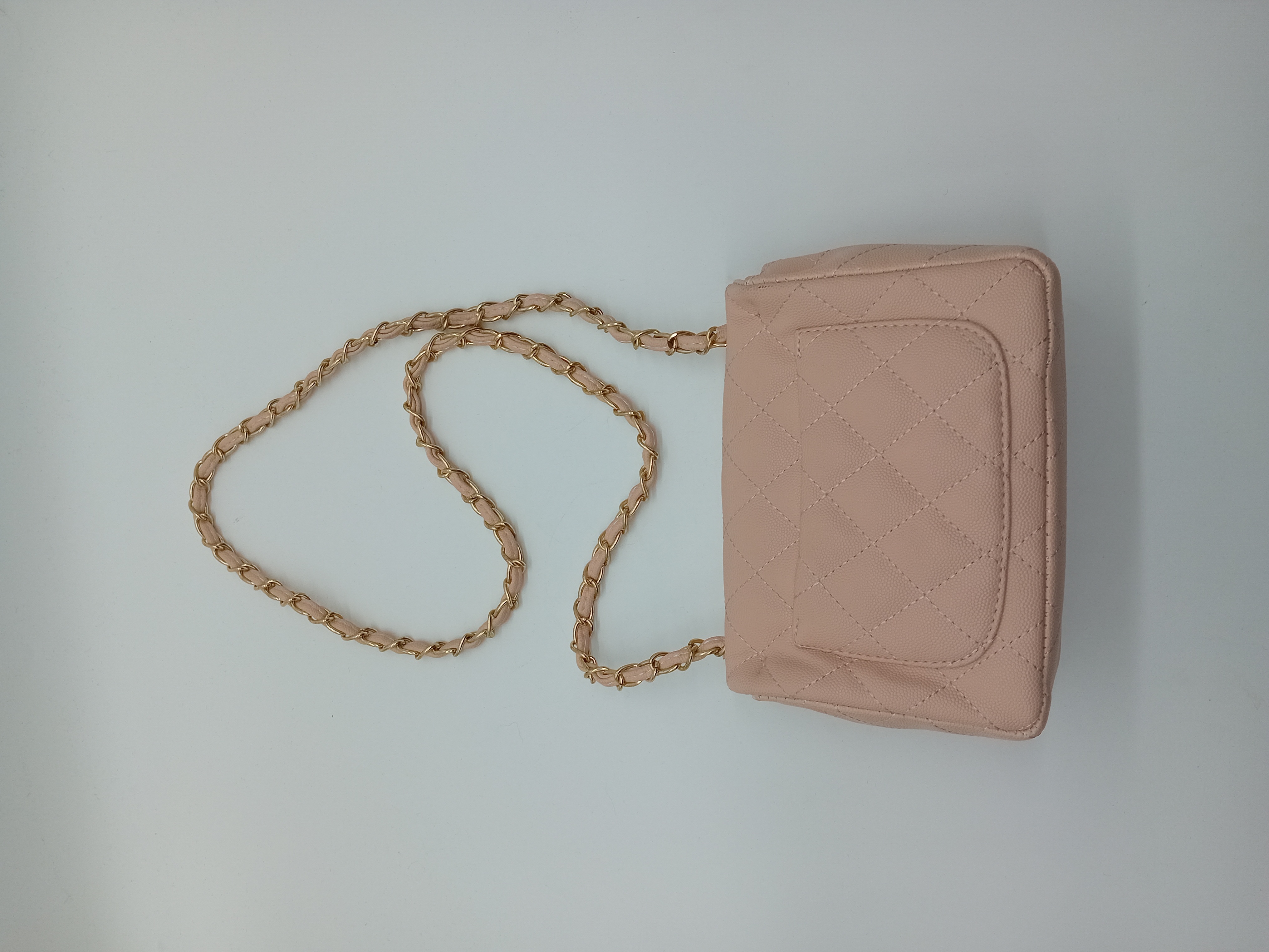 Voir photo 2 de Sac Bandoulière Matelassé Rose Chaîne Dorée Taille Unique (t5249) Sac Bandoulière Matelassé Rose Chaîne Dorée Taille Unique (t5249) Très bon état reconditionné photo 2