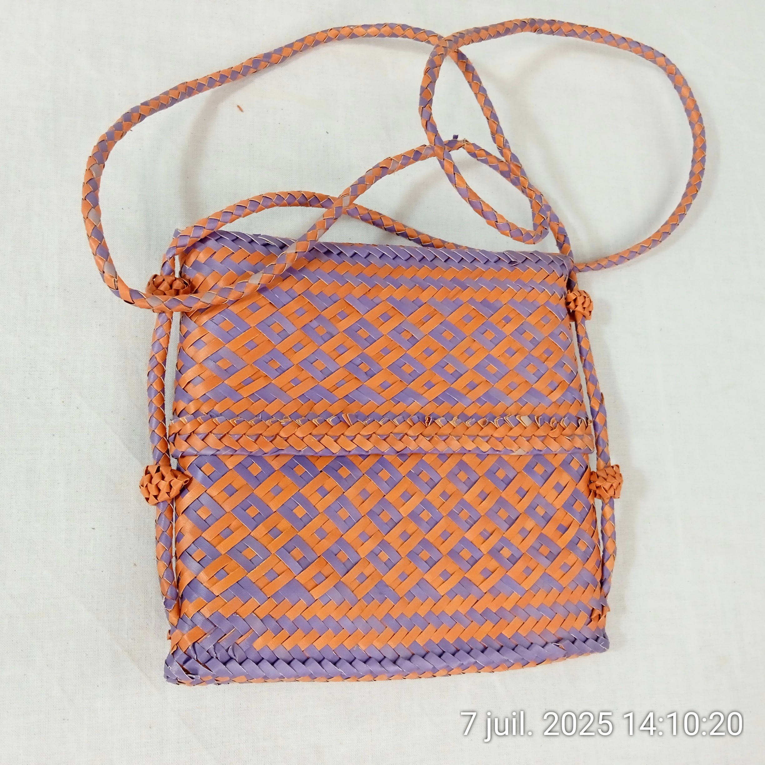 Voir photo 2 de Sac bandoulière/pochette vintage style festival hippie bohème en osier tressé Sac bandoulière/pochette vintage style festival hippie bohème en osier tressé Très bon état reconditionné photo 2