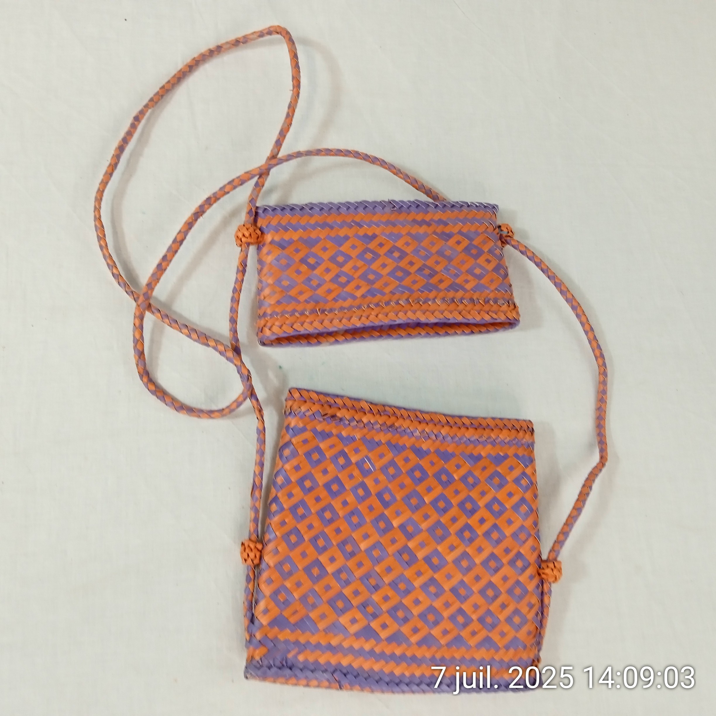 Voir photo 3 de Sac bandoulière/pochette vintage style festival hippie bohème en osier tressé Sac bandoulière/pochette vintage style festival hippie bohème en osier tressé Très bon état reconditionné photo 3