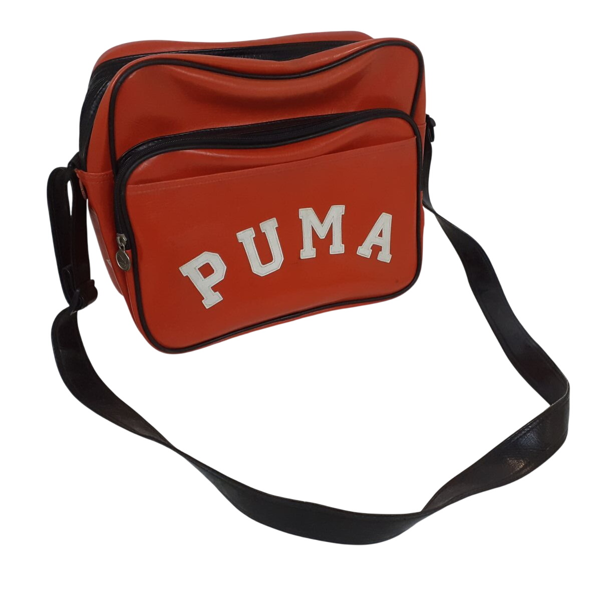 Acheter Sac bandoulière vintage Puma - Campus reporter. Bon état - 25,00 € Sac bandoulière vintage Puma - Campus reporter. Bon état reconditionné disponible sur Label Emmaüs