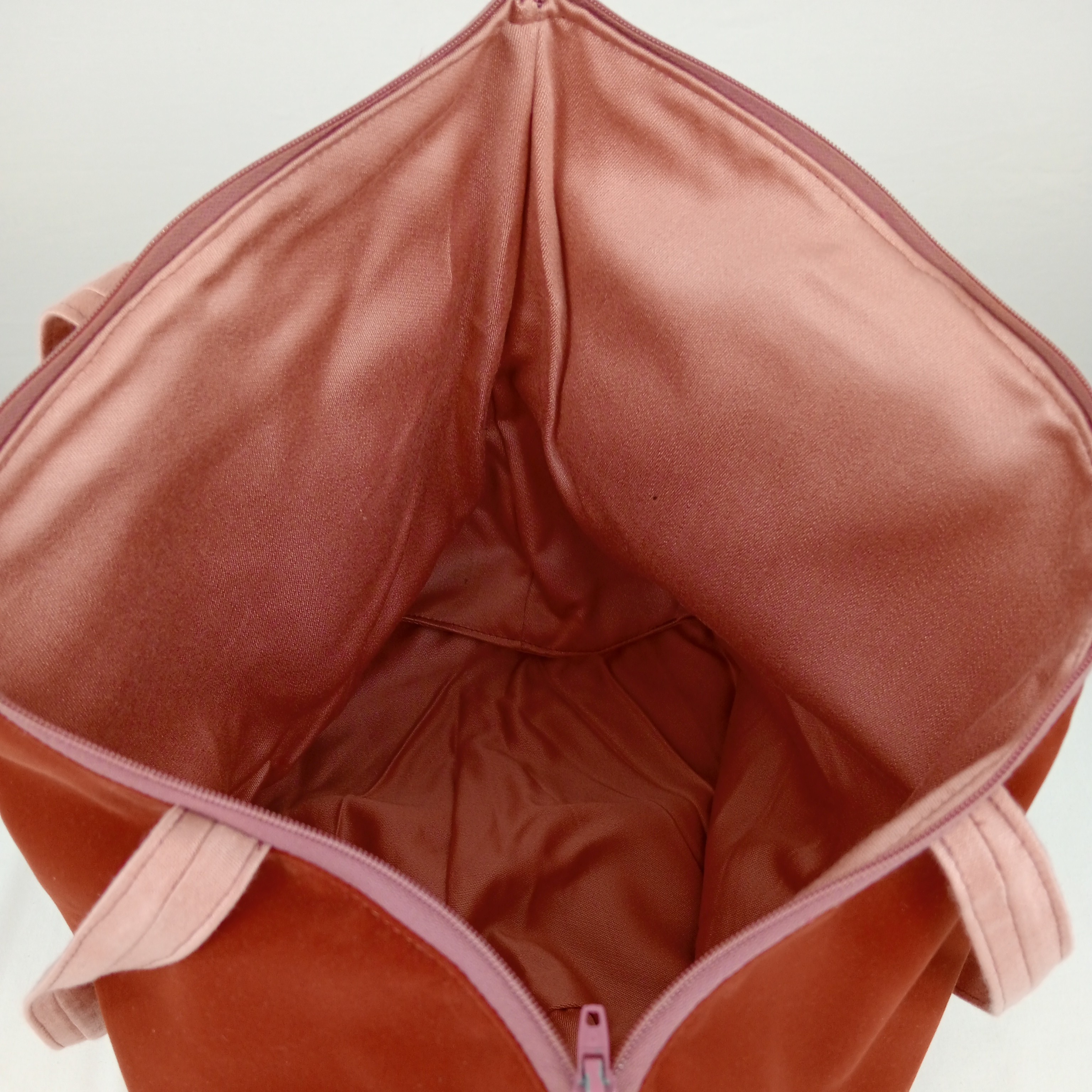 Voir photo 4 de Sac cabas - femme - une création Audacie - couleur rouge brique - lanière tissus recyclés - ( sac milie tissus) fait main - fabriqué en France (Vienne - 86) Sac cabas - femme - une création Audacie - couleur rouge brique - lanière tissus recyclés - ( sac milie tissus) fait main - fabriqué en France (Vienne - 86) Parfait état reconditionné photo 4