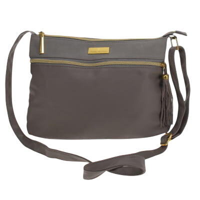 Sac en bandoulière taupe - femme - Daniel Hechter - dimension 27 cm X 10 cm X 21 cm Très bon état - 13,93 € Sac en bandoulière taupe - femme - Daniel Hechter - dimension 27 cm X 10 cm X 21 cm Très bon état reconditionné disponible sur Label Emmaüs