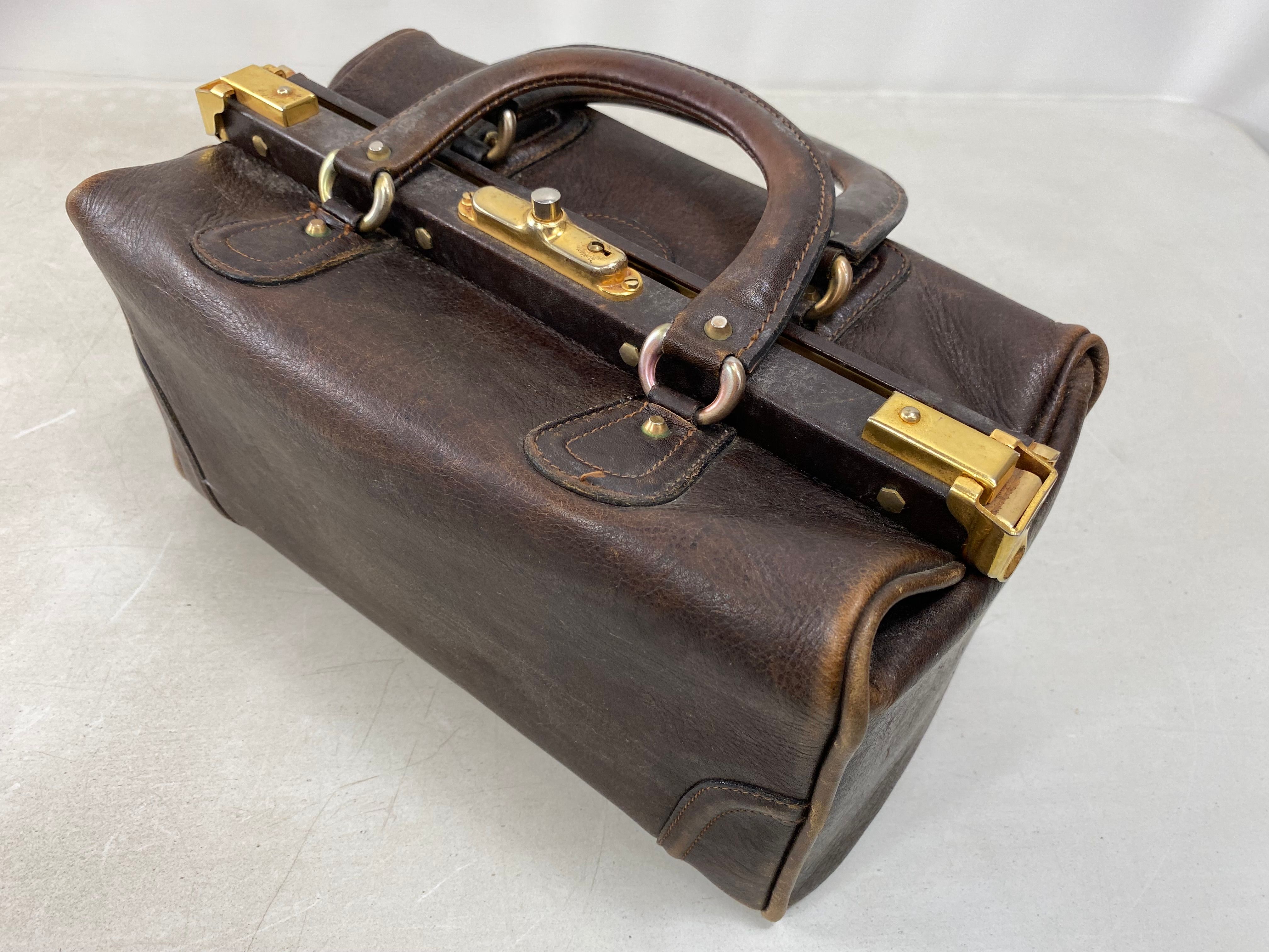 Voir photo 2 de Sac en cuir docteur Sac en cuir docteur Bon état reconditionné photo 2