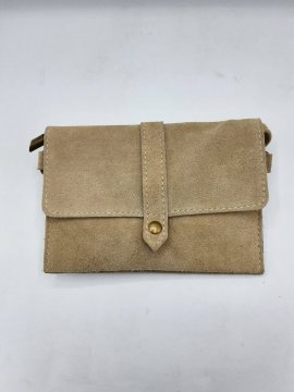 Acheter Sac MARQUE INCONNUE beige de seconde main - 25,00 € Sac MARQUE INCONNUE beige de seconde main reconditionné disponible sur Claquettes Market