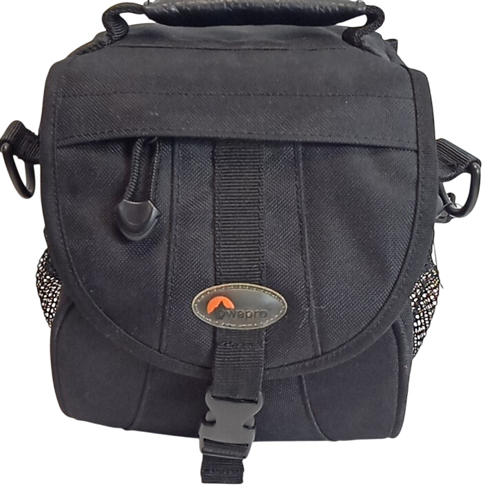 Sacoche rembourrée Lowepro EX 120 pour appareil photo - Noir - Poches latérales Film ou numérique-Petit-moyen Parfait état - 12,00 € Sacoche rembourrée Lowepro EX 120 pour appareil photo - Noir - Poches latérales Film ou numérique-Petit-moyen Parfait état reconditionné disponible sur Label Emmaüs