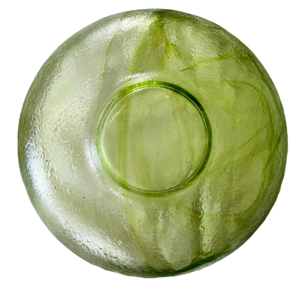 Voir photo 3 de Saladier en verre. Couleur verte. Saladier en verre. Couleur verte. Très bon état reconditionné photo 3