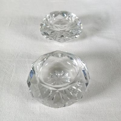Salière et poivrière en Cristal Bon état - 12,50 € Salière et poivrière en Cristal Bon état reconditionné disponible sur Label Emmaüs