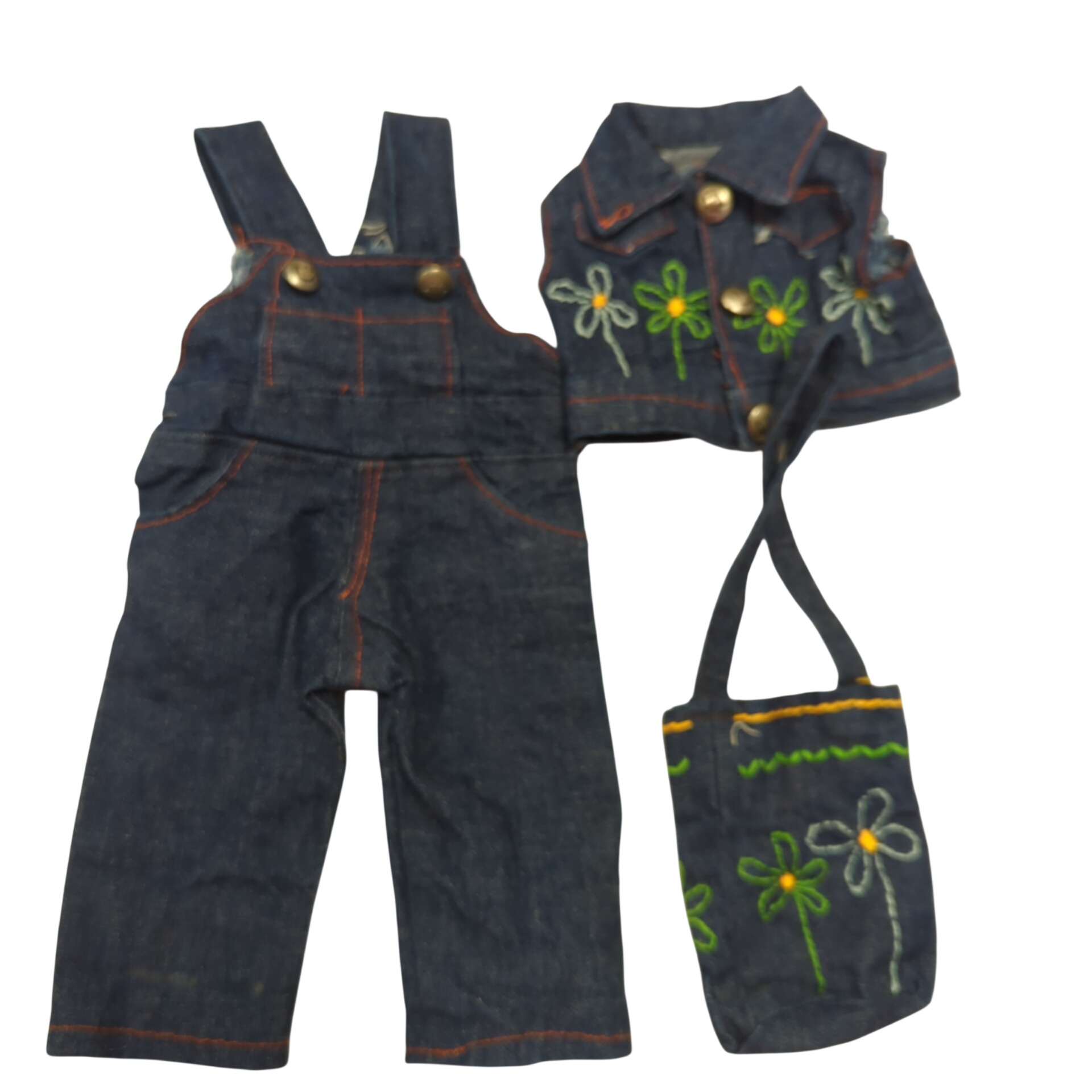 Salopette,veste et sac fait main pour poupée Très bon état - 49,00 € Salopette,veste et sac fait main pour poupée Très bon état reconditionné disponible sur Label Emmaüs