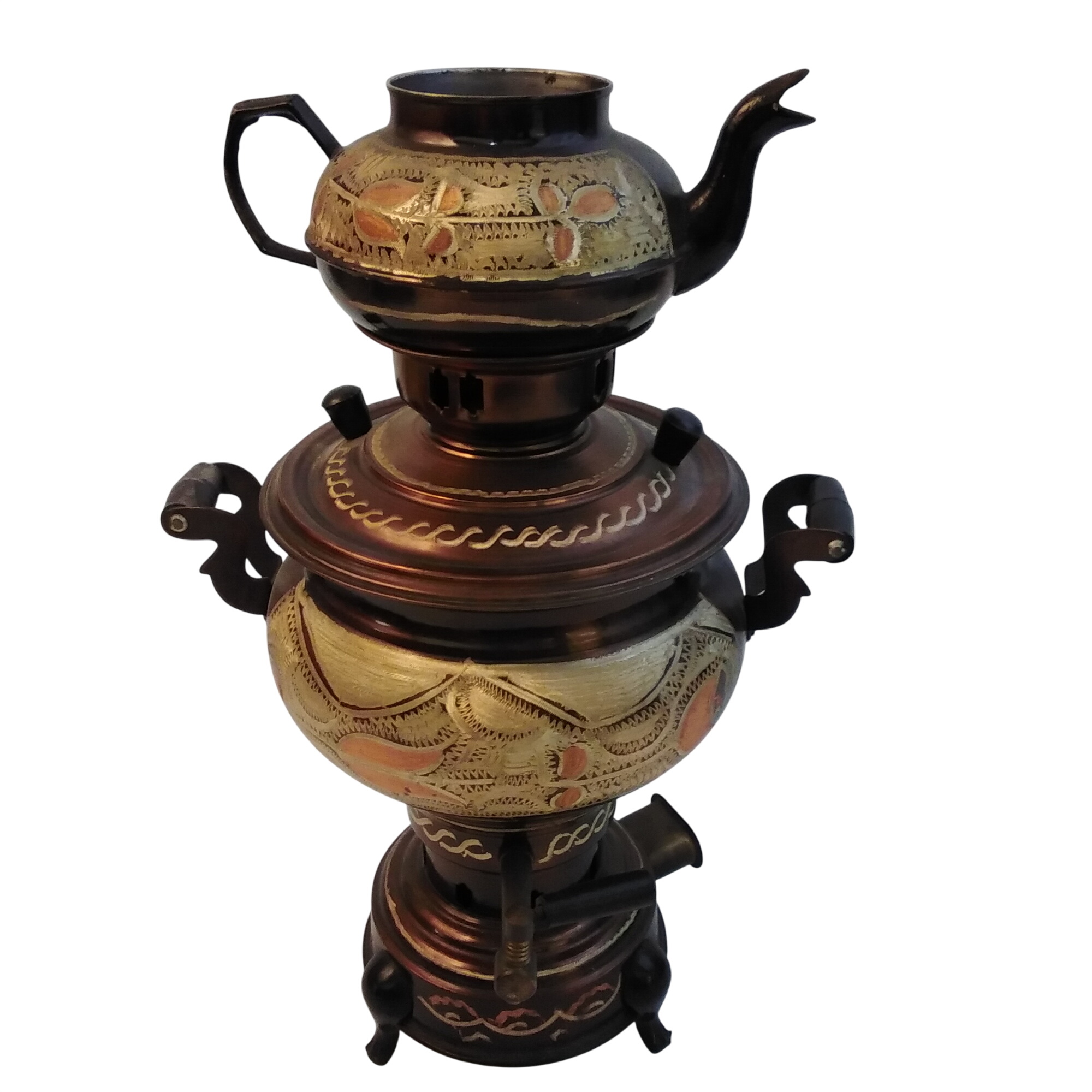 Samovar turque en cuivre État correct - 18,40 € Samovar turque en cuivre État correct reconditionné disponible sur Label Emmaüs