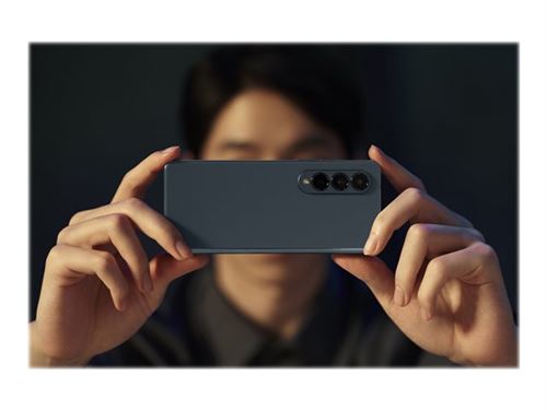 Samsung Galaxy Z Fold4 - 5G smartphone - double SIM - RAM 12 Go / Mémoire interne 256 Go - OLED display - 7.6" - 2176 x 1812 pixels - 6.2" - 2316 x 904 pixels - (120 Hz) - 3 x caméras arrière 50 MP, 12 MP, 10 MP - 2x front cameras 10 MP, 4 MP - gris-ve État correct N/A reconditionné disponible sur Fnac