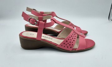 Sandale à talon rose damart de seconde main - 35,00 € Sandale à talon rose damart de seconde main reconditionné disponible sur Claquettes Market