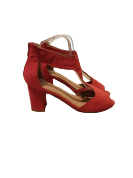 Sandales à talon suédé rouge T.38 de seconde main Très bon état - 10,00 € Sandales à talon suédé rouge T.38 de seconde main Très bon état N/A reconditionné disponible sur Claquettes Market