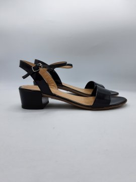 Sandales à talons JONAK noires de seconde main Très bon état - 25,00 € Sandales à talons JONAK noires de seconde main Très bon état Jonak reconditionné disponible sur Claquettes Market