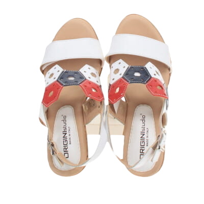 Sandales blanches à talon compensé - Femme - Originistudio - Pointure 37 Très bon état - 11,83 € Sandales blanches à talon compensé - Femme - Originistudio - Pointure 37 Très bon état reconditionné disponible sur Label Emmaüs
