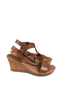 Sandales compensées de couleur marron pointure 39 de seconde main Bon état - 15,00 € Sandales compensées de couleur marron pointure 39 de seconde main Bon état Eram reconditionné disponible sur Claquettes Market