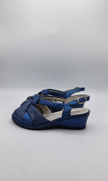 Sandales compensées Très bon état - 15,00 € Sandales compensées Très bon état Damart reconditionné disponible sur Claquettes Market